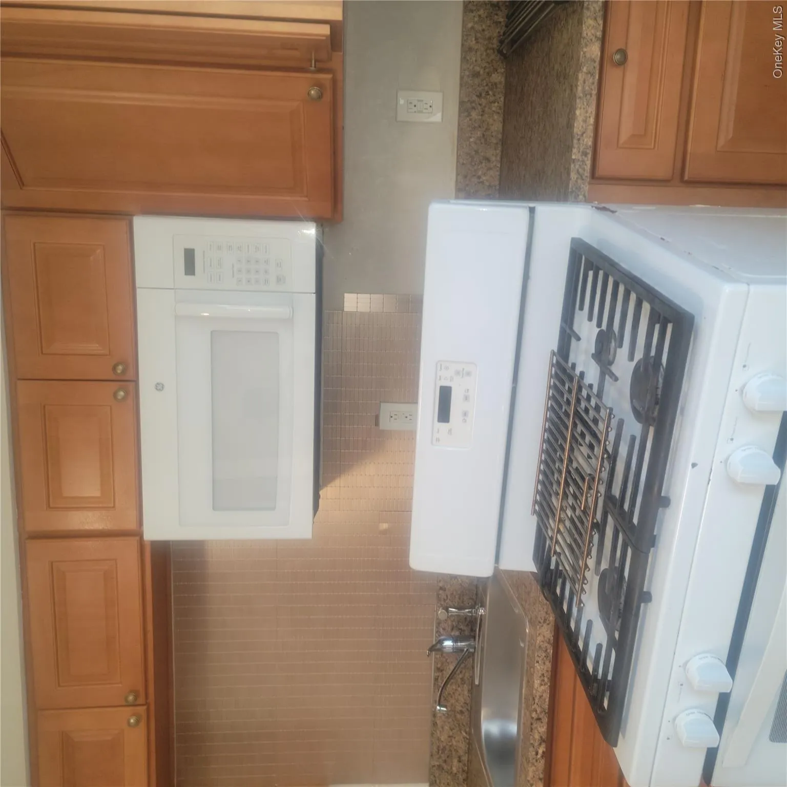 275 Brook Street, North Hempstead, NY, 3 Bedrooms Bedrooms, 6 Rooms Rooms,1 BathroomBathrooms,Residential Lease,For Rent,Brook,0,1017684 275 Brook Street, North Hempstead, NY, 3 Bedrooms Bedrooms, 6 Rooms Rooms,1 BathroomBathrooms,Residential Lease,For Rent,Brook,0,1017684