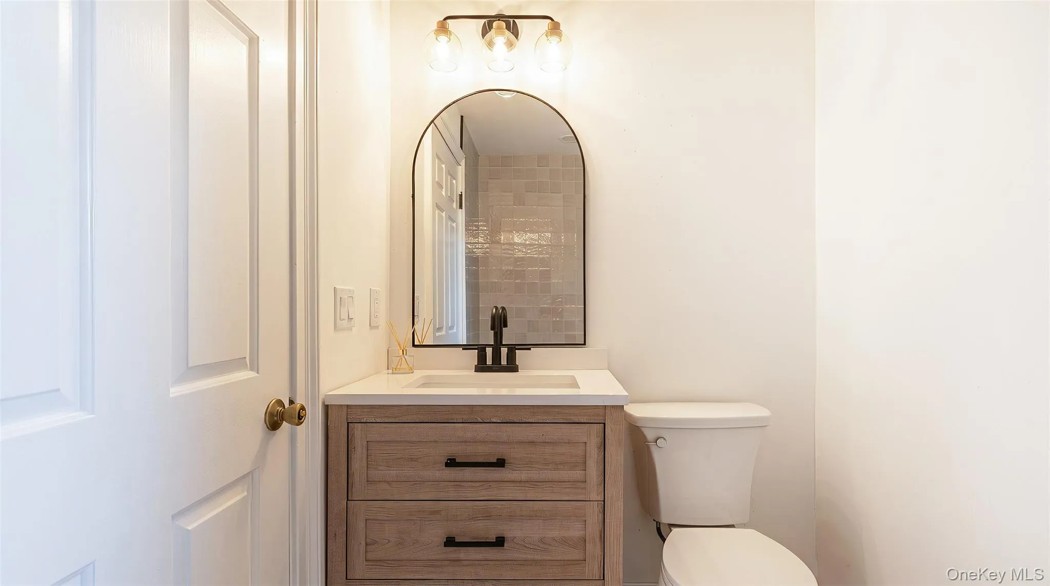 7 Sinnickson Road, Brookhaven, NY, 4 Bedrooms Bedrooms, 10 Rooms Rooms,3 BathroomsBathrooms,Residential,For Rent,Sinnickson,0,KEY1017688 7 Sinnickson Road, Brookhaven, NY, 4 Bedrooms Bedrooms, 10 Rooms Rooms,3 BathroomsBathrooms,Residential,For Rent,Sinnickson,0,KEY1017688