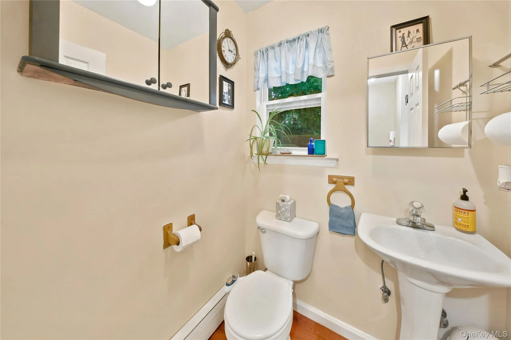 58 Silver Road, Brookhaven, NY, 3 Bedrooms Bedrooms, 10 Rooms Rooms,1 BathroomBathrooms,Residential,For Rent,Silver,0,KEY1017690 58 Silver Road, Brookhaven, NY, 3 Bedrooms Bedrooms, 10 Rooms Rooms,1 BathroomBathrooms,Residential,For Rent,Silver,0,KEY1017690