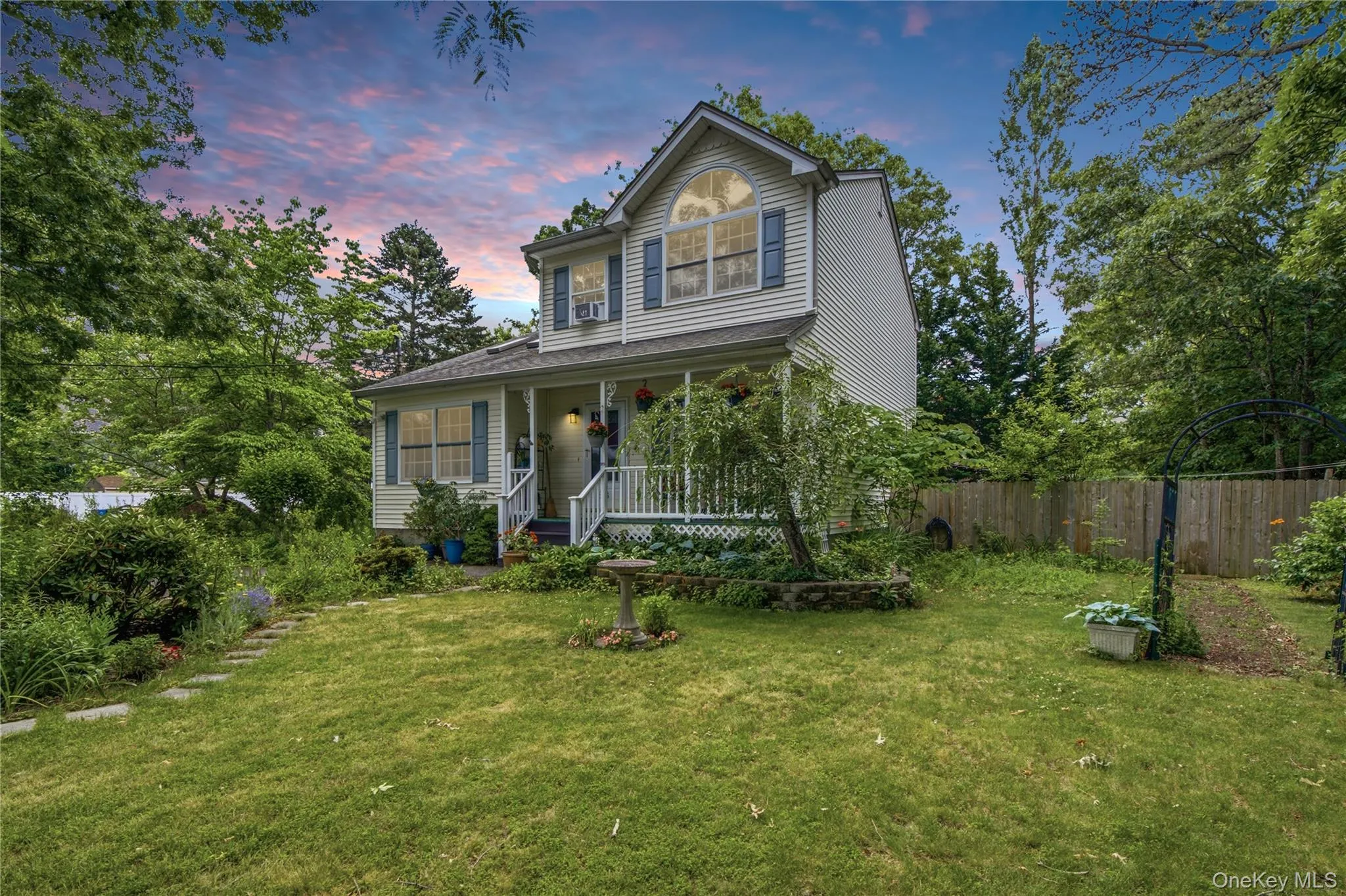58 Silver Road, Brookhaven, NY, 3 Bedrooms Bedrooms, 10 Rooms Rooms,1 BathroomBathrooms,Residential,For Rent,Silver,0,KEY1017690 58 Silver Road, Brookhaven, NY, 3 Bedrooms Bedrooms, 10 Rooms Rooms,1 BathroomBathrooms,Residential,For Rent,Silver,0,KEY1017690