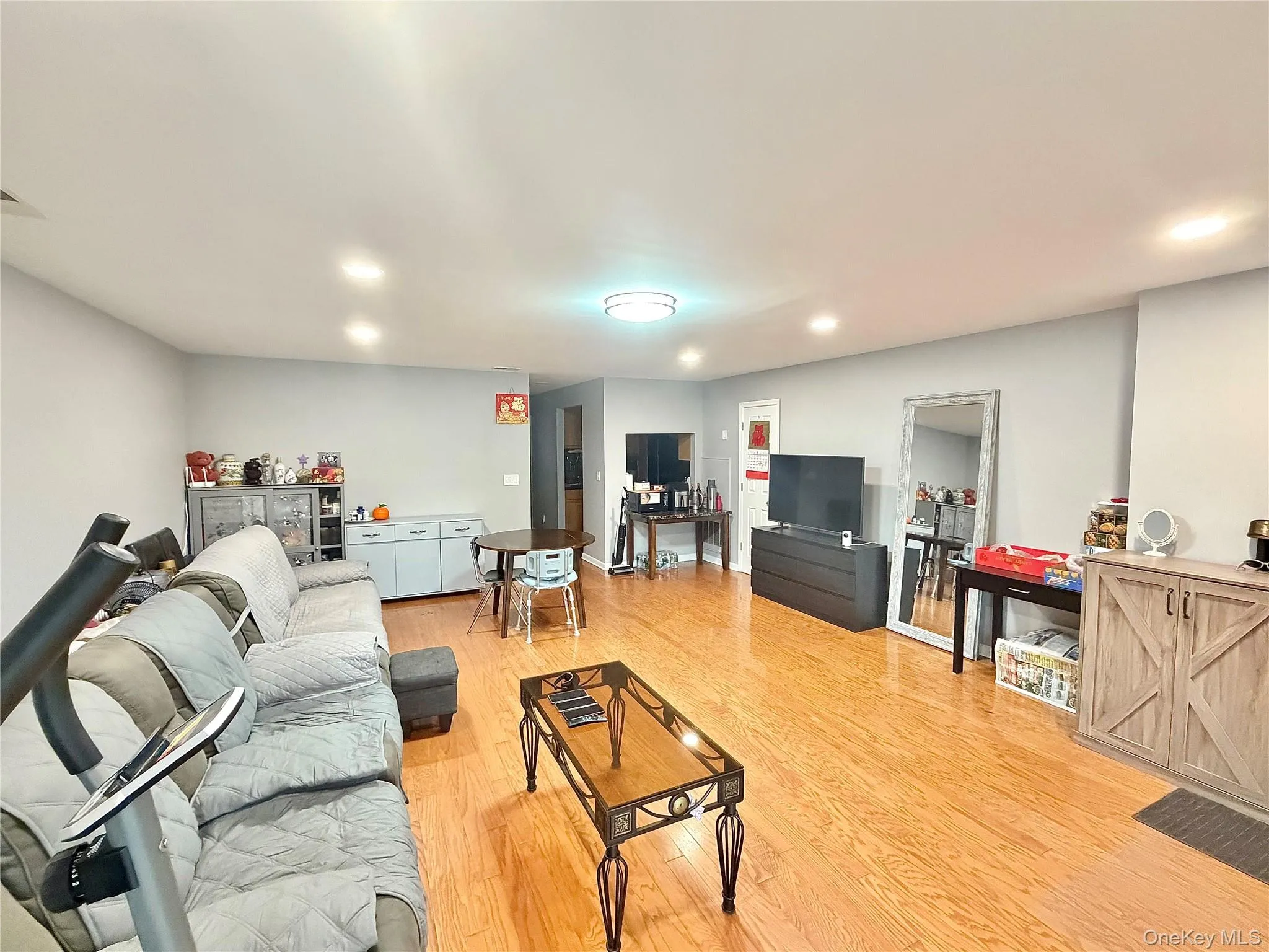 3-31 Endeavor Place, New York, NY, 2 Bedrooms Bedrooms, 3 Rooms Rooms,2 BathroomsBathrooms,Residential,For Rent,Endeavor,0,KEY1017693 3-31 Endeavor Place, New York, NY, 2 Bedrooms Bedrooms, 3 Rooms Rooms,2 BathroomsBathrooms,Residential,For Rent,Endeavor,0,KEY1017693