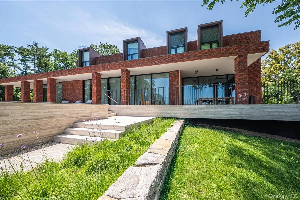30 Pheasant Run, North Hempstead, NY, 8 Bedrooms Bedrooms, 12 Rooms Rooms,6 BathroomsBathrooms,Residential Lease,For Rent,Pheasant,0,KEY1017695 30 Pheasant Run, North Hempstead, NY, 8 Bedrooms Bedrooms, 12 Rooms Rooms,6 BathroomsBathrooms,Residential Lease,For Rent,Pheasant,0,KEY1017695
