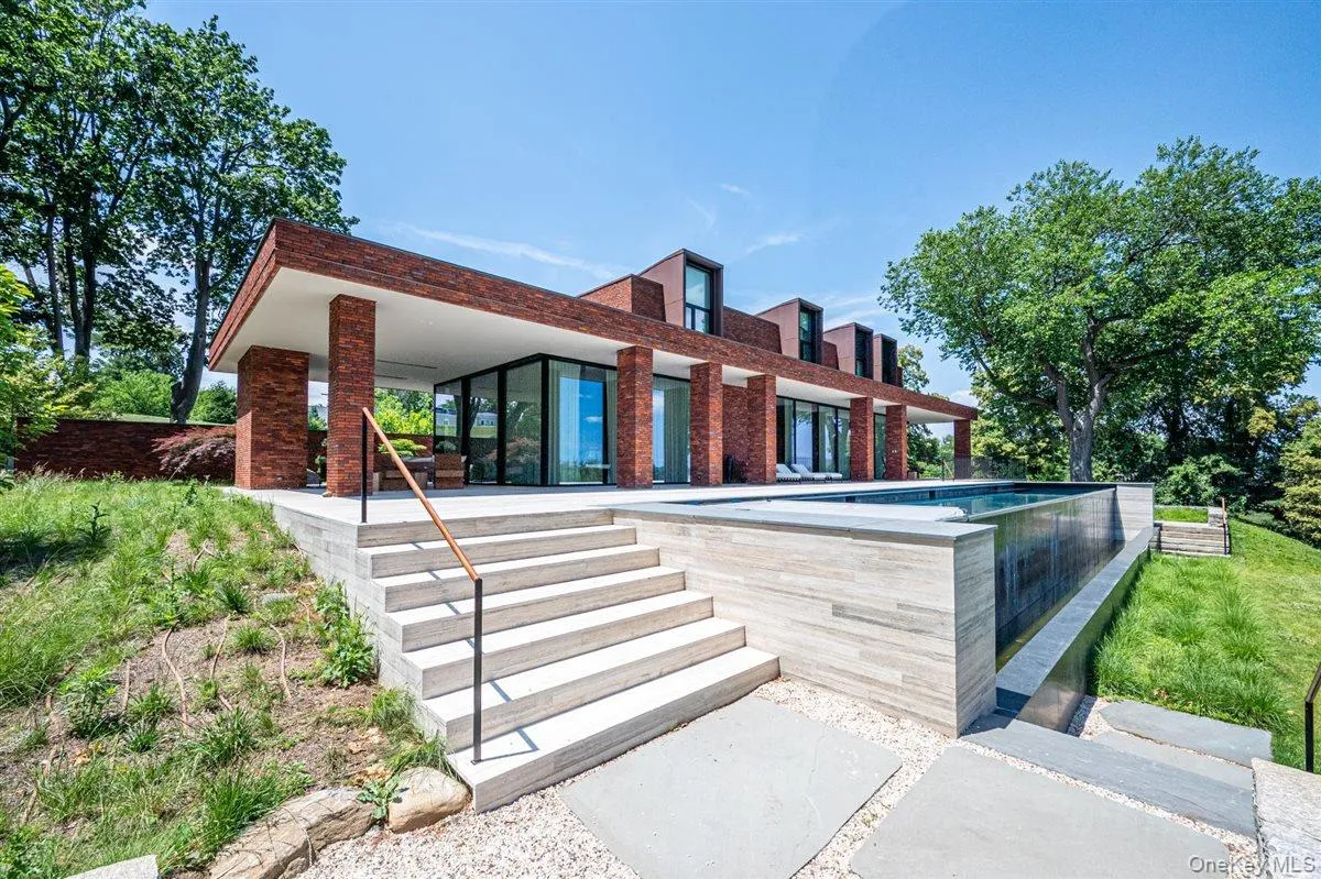 30 Pheasant Run, North Hempstead, NY, 8 Bedrooms Bedrooms, 12 Rooms Rooms,6 BathroomsBathrooms,Residential Lease,For Rent,Pheasant,0,KEY1017695 30 Pheasant Run, North Hempstead, NY, 8 Bedrooms Bedrooms, 12 Rooms Rooms,6 BathroomsBathrooms,Residential Lease,For Rent,Pheasant,0,KEY1017695