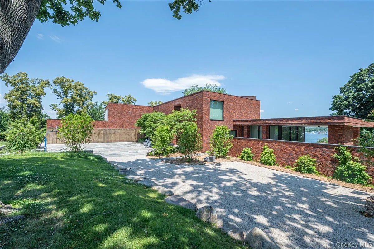 30 Pheasant Run, North Hempstead, NY, 8 Bedrooms Bedrooms, 12 Rooms Rooms,6 BathroomsBathrooms,Residential Lease,For Rent,Pheasant,0,KEY1017695 30 Pheasant Run, North Hempstead, NY, 8 Bedrooms Bedrooms, 12 Rooms Rooms,6 BathroomsBathrooms,Residential Lease,For Rent,Pheasant,0,KEY1017695