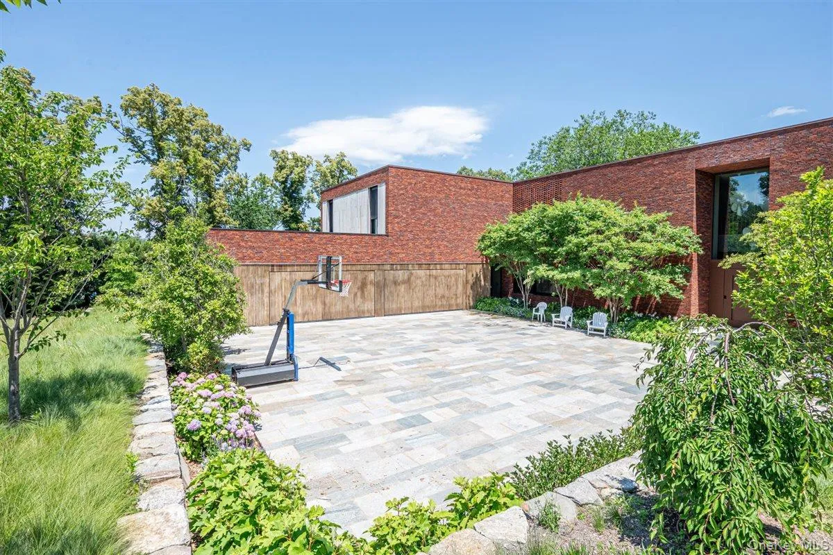 30 Pheasant Run, North Hempstead, NY, 8 Bedrooms Bedrooms, 12 Rooms Rooms,6 BathroomsBathrooms,Residential Lease,For Rent,Pheasant,0,KEY1017695 30 Pheasant Run, North Hempstead, NY, 8 Bedrooms Bedrooms, 12 Rooms Rooms,6 BathroomsBathrooms,Residential Lease,For Rent,Pheasant,0,KEY1017695