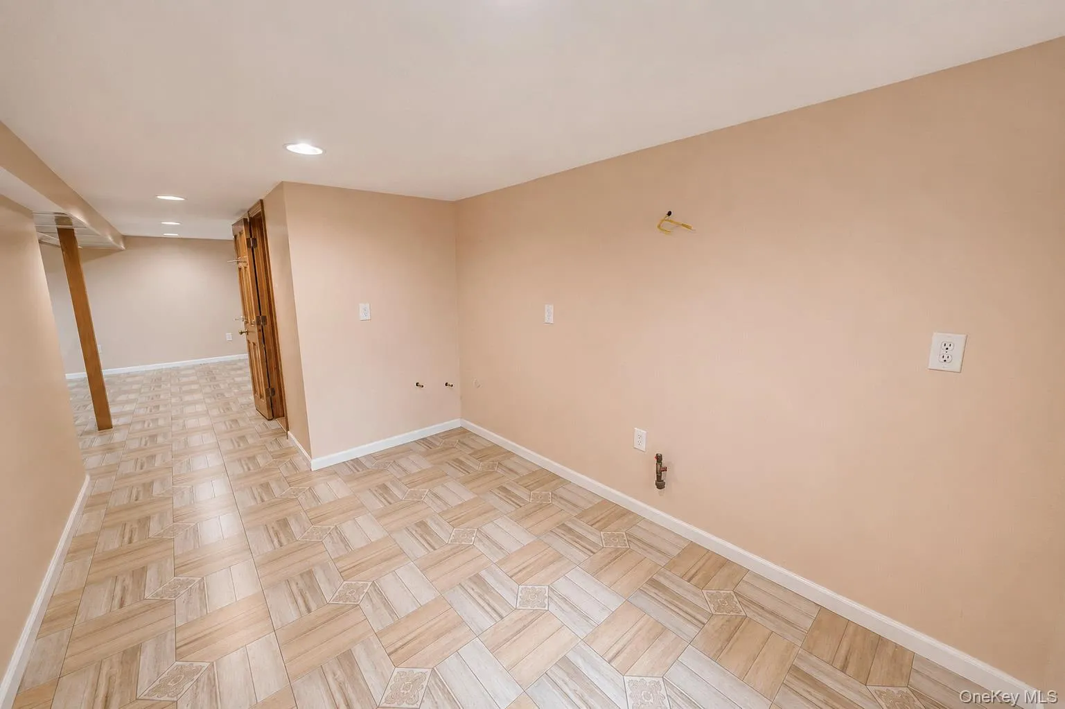 937 7th Street, North Hempstead, NY, 3 Bedrooms Bedrooms, 9 Rooms Rooms,2 BathroomsBathrooms,Residential,For Rent,7th,0,KEY1017696 937 7th Street, North Hempstead, NY, 3 Bedrooms Bedrooms, 9 Rooms Rooms,2 BathroomsBathrooms,Residential,For Rent,7th,0,KEY1017696