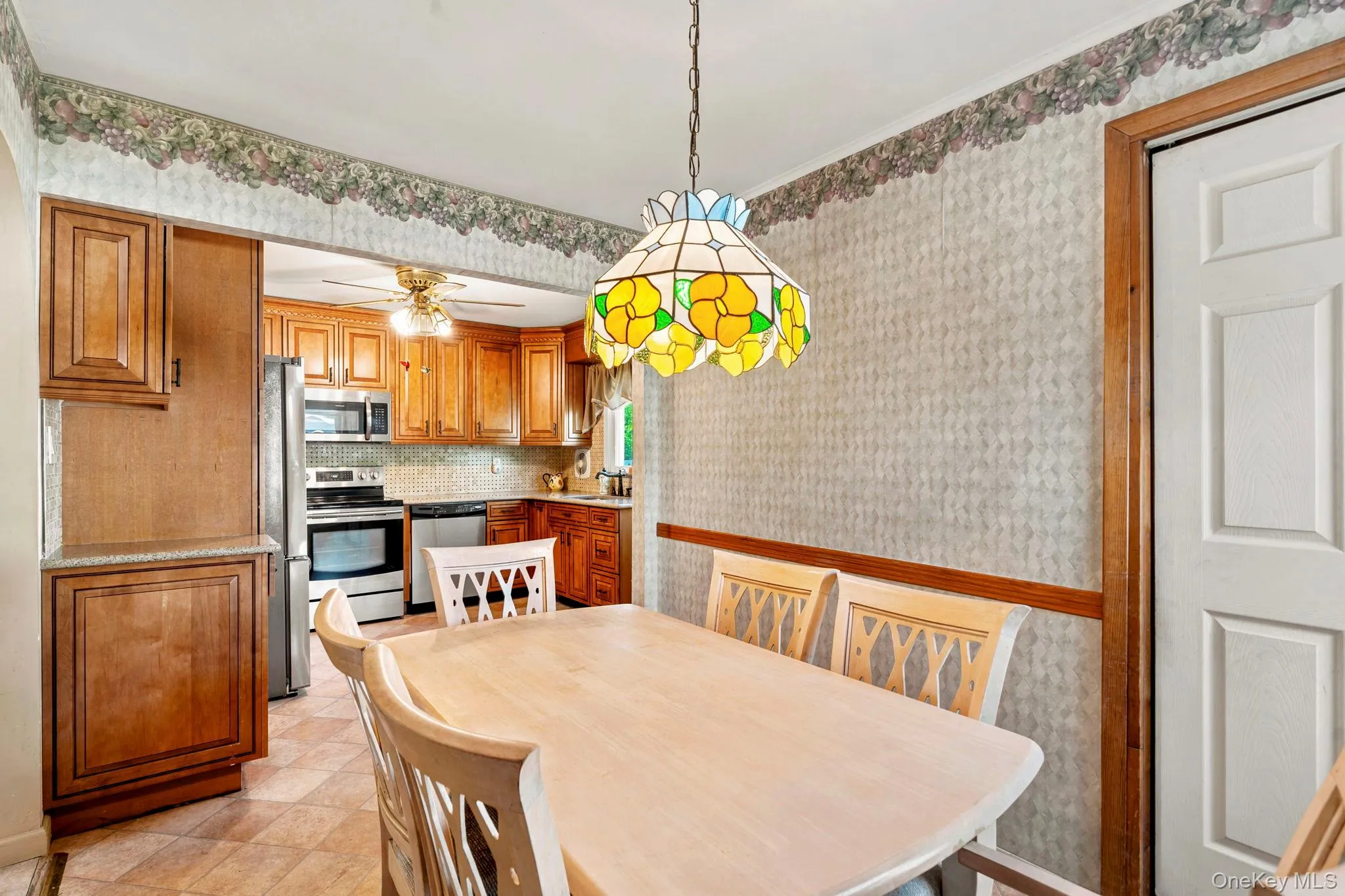 216 Gardner Avenue, Oyster Bay, NY, 5 Bedrooms Bedrooms, 9 Rooms Rooms,2 BathroomsBathrooms,Residential,For Rent,Gardner,0,KEY1017700 216 Gardner Avenue, Oyster Bay, NY, 5 Bedrooms Bedrooms, 9 Rooms Rooms,2 BathroomsBathrooms,Residential,For Rent,Gardner,0,KEY1017700
