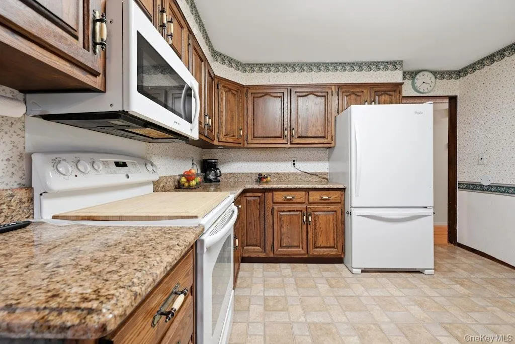 23 Flicker Drive, Brookhaven, NY, 3 Bedrooms Bedrooms, 6 Rooms Rooms,3 BathroomsBathrooms,Residential,For Rent,Flicker,0,1017701 23 Flicker Drive, Brookhaven, NY, 3 Bedrooms Bedrooms, 6 Rooms Rooms,3 BathroomsBathrooms,Residential,For Rent,Flicker,0,1017701