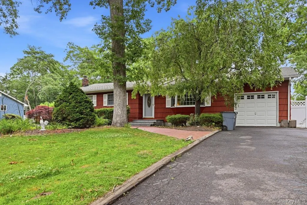 23 Flicker Drive, Brookhaven, NY, 3 Bedrooms Bedrooms, 6 Rooms Rooms,3 BathroomsBathrooms,Residential,For Rent,Flicker,0,KEY1017701 23 Flicker Drive, Brookhaven, NY, 3 Bedrooms Bedrooms, 6 Rooms Rooms,3 BathroomsBathrooms,Residential,For Rent,Flicker,0,KEY1017701