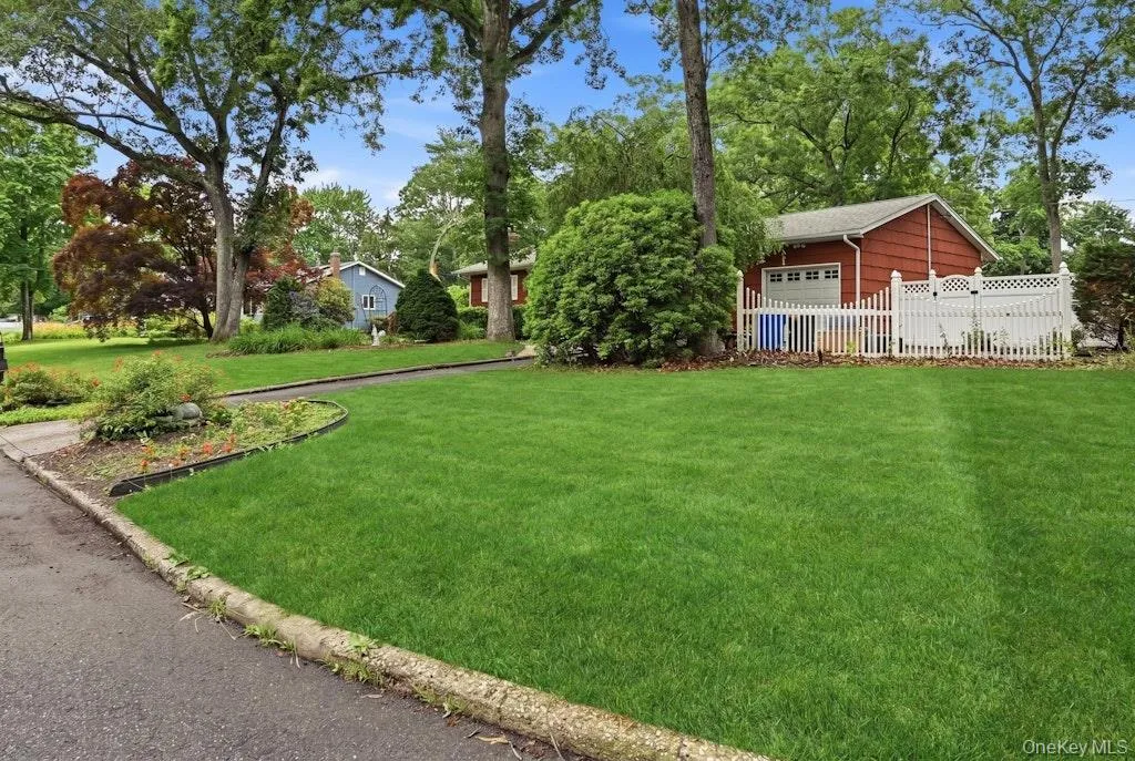 23 Flicker Drive, Brookhaven, NY, 3 Bedrooms Bedrooms, 6 Rooms Rooms,3 BathroomsBathrooms,Residential,For Rent,Flicker,0,KEY1017701 23 Flicker Drive, Brookhaven, NY, 3 Bedrooms Bedrooms, 6 Rooms Rooms,3 BathroomsBathrooms,Residential,For Rent,Flicker,0,KEY1017701