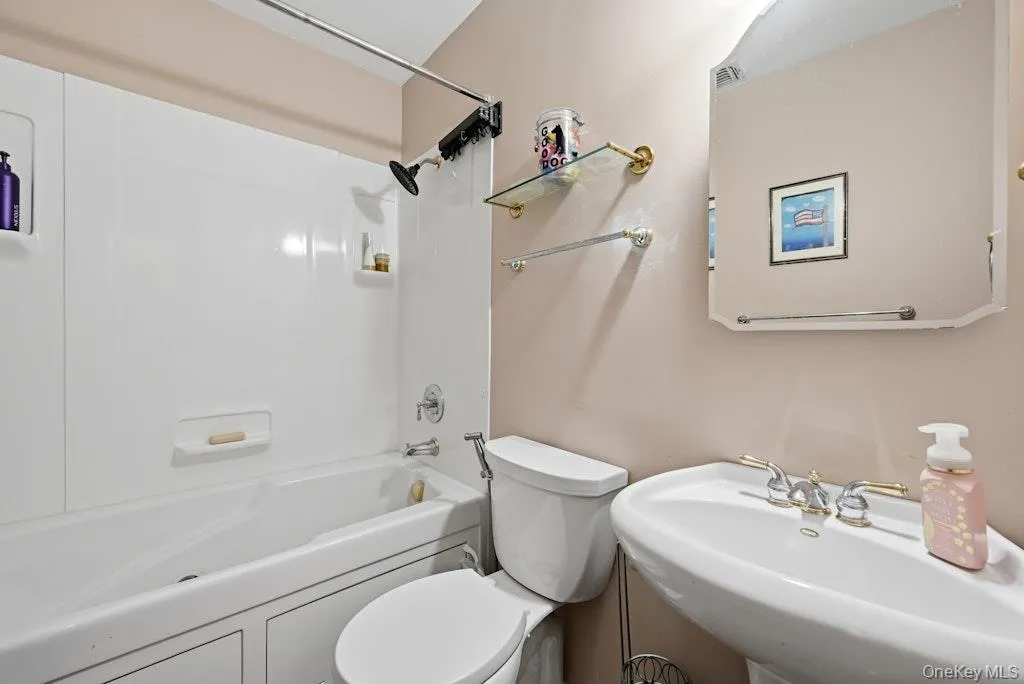 23 Flicker Drive, Brookhaven, NY, 3 Bedrooms Bedrooms, 6 Rooms Rooms,3 BathroomsBathrooms,Residential,For Rent,Flicker,0,1017701 23 Flicker Drive, Brookhaven, NY, 3 Bedrooms Bedrooms, 6 Rooms Rooms,3 BathroomsBathrooms,Residential,For Rent,Flicker,0,1017701