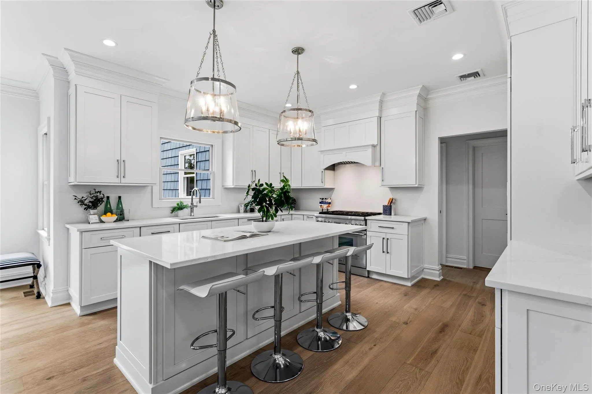 30 B Main Parkway, Oyster Bay, NY, 5 Bedrooms Bedrooms, 12 Rooms Rooms,3 BathroomsBathrooms,Residential,For Rent,Main,0,KEY1017703 30 B Main Parkway, Oyster Bay, NY, 5 Bedrooms Bedrooms, 12 Rooms Rooms,3 BathroomsBathrooms,Residential,For Rent,Main,0,KEY1017703