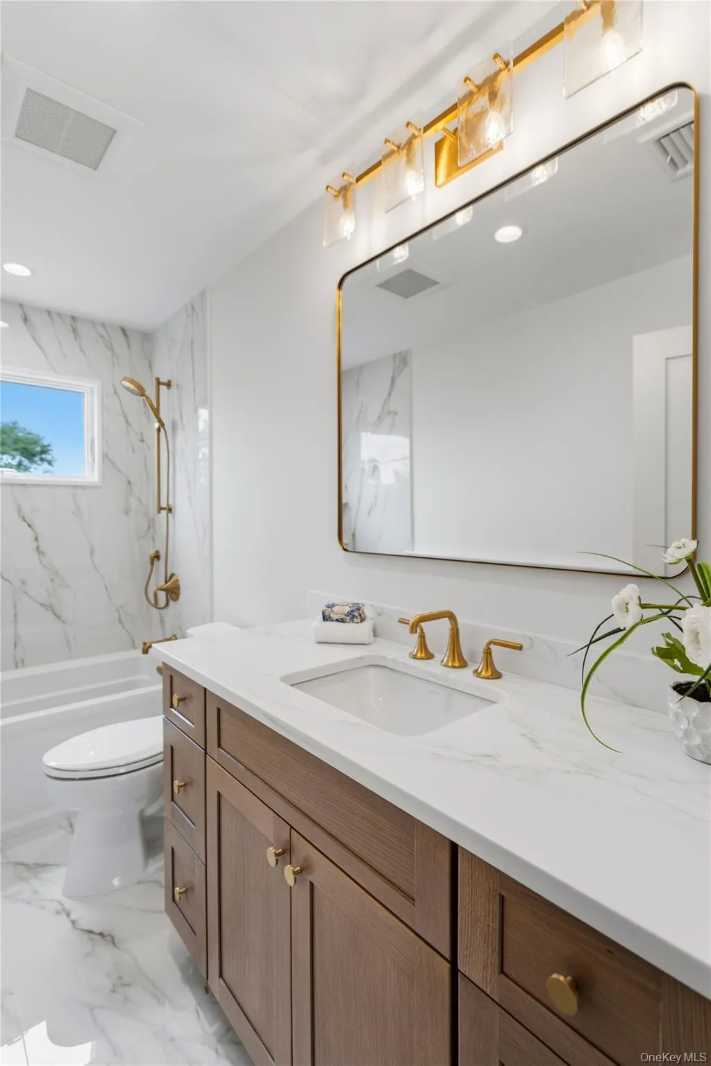 30 B Main Parkway, Oyster Bay, NY, 5 Bedrooms Bedrooms, 12 Rooms Rooms,3 BathroomsBathrooms,Residential,For Rent,Main,0,KEY1017703 30 B Main Parkway, Oyster Bay, NY, 5 Bedrooms Bedrooms, 12 Rooms Rooms,3 BathroomsBathrooms,Residential,For Rent,Main,0,KEY1017703