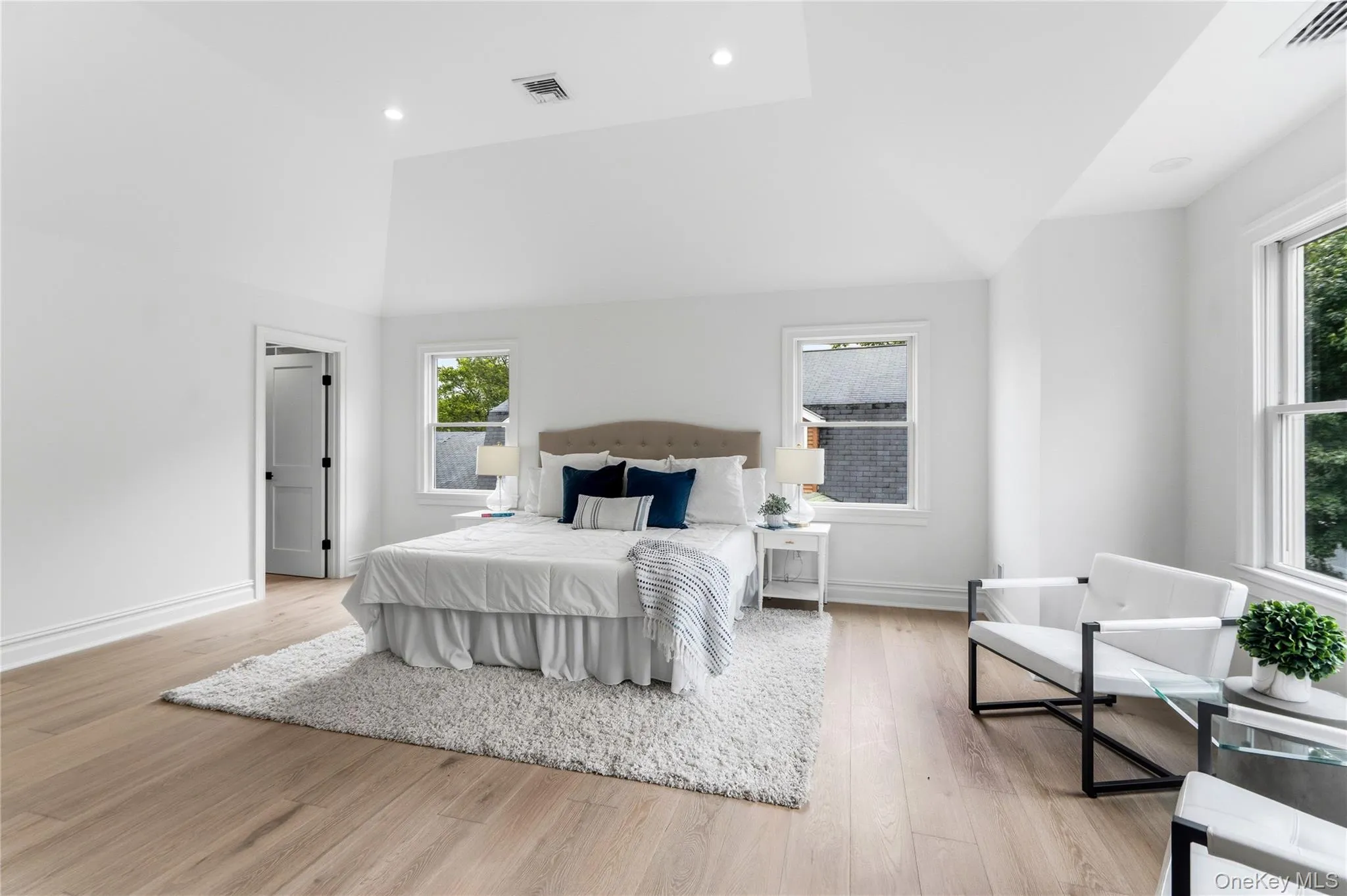 30 B Main Parkway, Oyster Bay, NY, 5 Bedrooms Bedrooms, 12 Rooms Rooms,3 BathroomsBathrooms,Residential,For Rent,Main,0,KEY1017703 30 B Main Parkway, Oyster Bay, NY, 5 Bedrooms Bedrooms, 12 Rooms Rooms,3 BathroomsBathrooms,Residential,For Rent,Main,0,KEY1017703