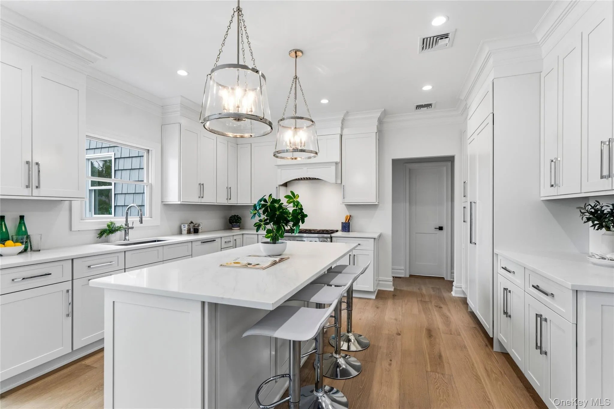 30 B Main Parkway, Oyster Bay, NY, 5 Bedrooms Bedrooms, 12 Rooms Rooms,3 BathroomsBathrooms,Residential,For Rent,Main,0,KEY1017703 30 B Main Parkway, Oyster Bay, NY, 5 Bedrooms Bedrooms, 12 Rooms Rooms,3 BathroomsBathrooms,Residential,For Rent,Main,0,KEY1017703