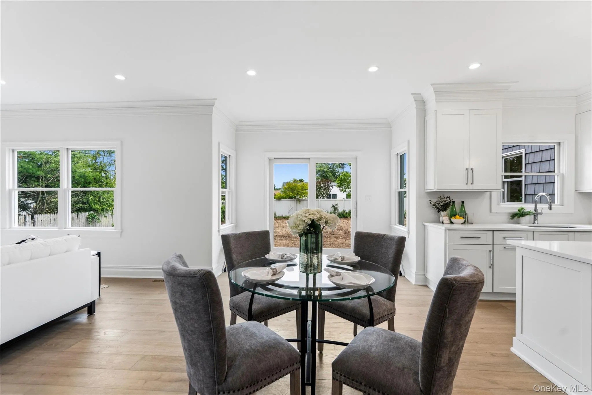 30 B Main Parkway, Oyster Bay, NY, 5 Bedrooms Bedrooms, 12 Rooms Rooms,3 BathroomsBathrooms,Residential,For Rent,Main,0,KEY1017703 30 B Main Parkway, Oyster Bay, NY, 5 Bedrooms Bedrooms, 12 Rooms Rooms,3 BathroomsBathrooms,Residential,For Rent,Main,0,KEY1017703