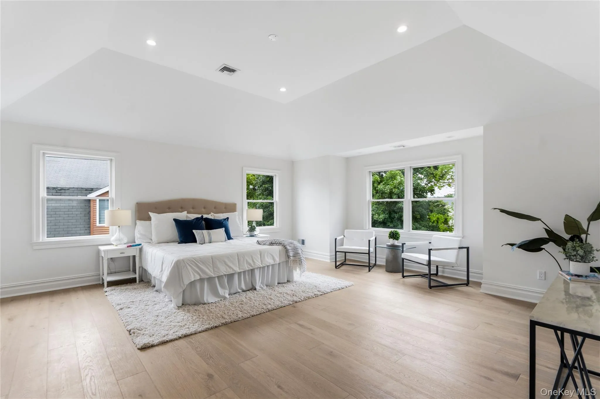 30 B Main Parkway, Oyster Bay, NY, 5 Bedrooms Bedrooms, 12 Rooms Rooms,3 BathroomsBathrooms,Residential,For Rent,Main,0,KEY1017703 30 B Main Parkway, Oyster Bay, NY, 5 Bedrooms Bedrooms, 12 Rooms Rooms,3 BathroomsBathrooms,Residential,For Rent,Main,0,KEY1017703