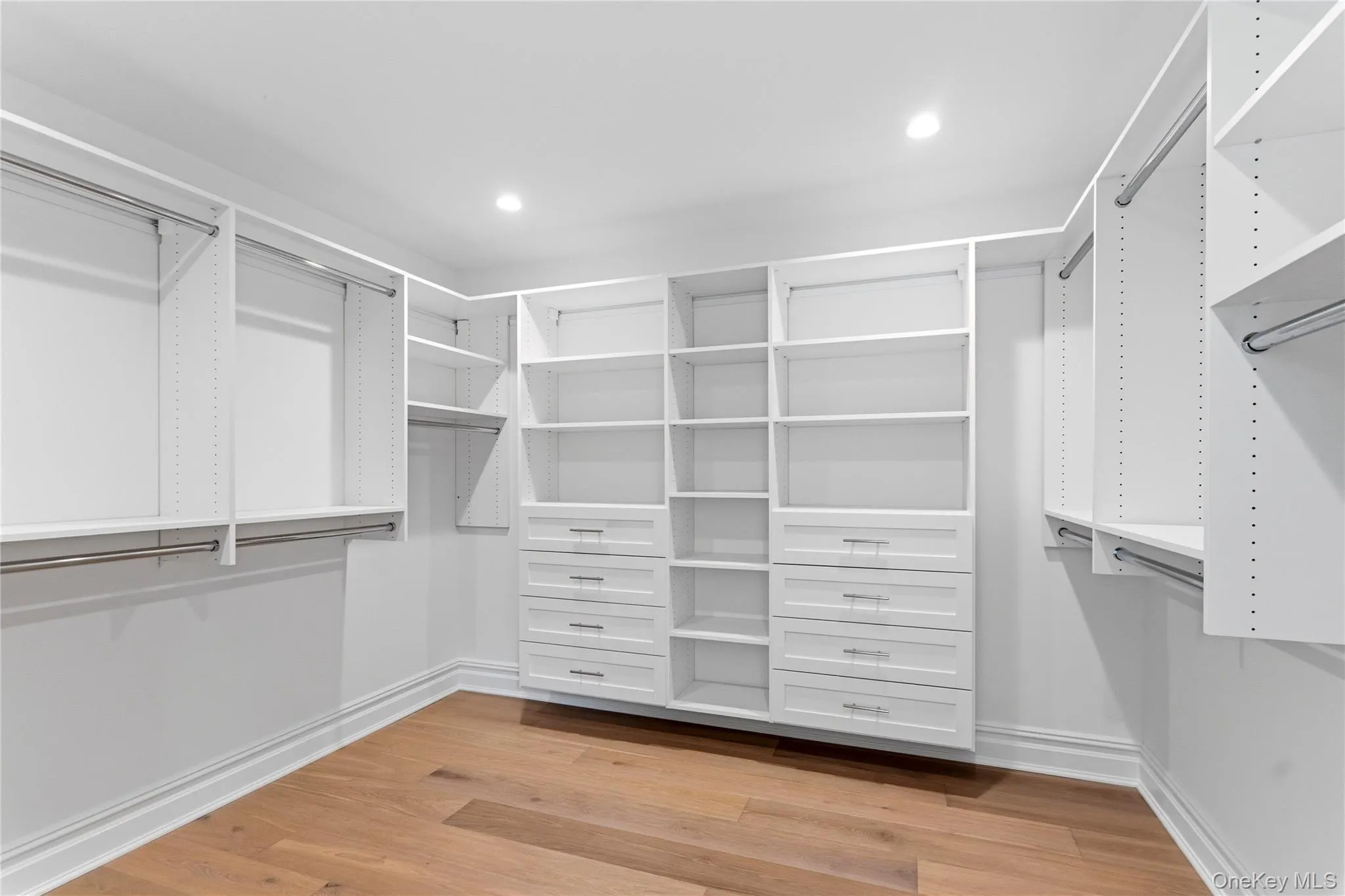 30 B Main Parkway, Oyster Bay, NY, 5 Bedrooms Bedrooms, 12 Rooms Rooms,3 BathroomsBathrooms,Residential,For Rent,Main,0,KEY1017703 30 B Main Parkway, Oyster Bay, NY, 5 Bedrooms Bedrooms, 12 Rooms Rooms,3 BathroomsBathrooms,Residential,For Rent,Main,0,KEY1017703