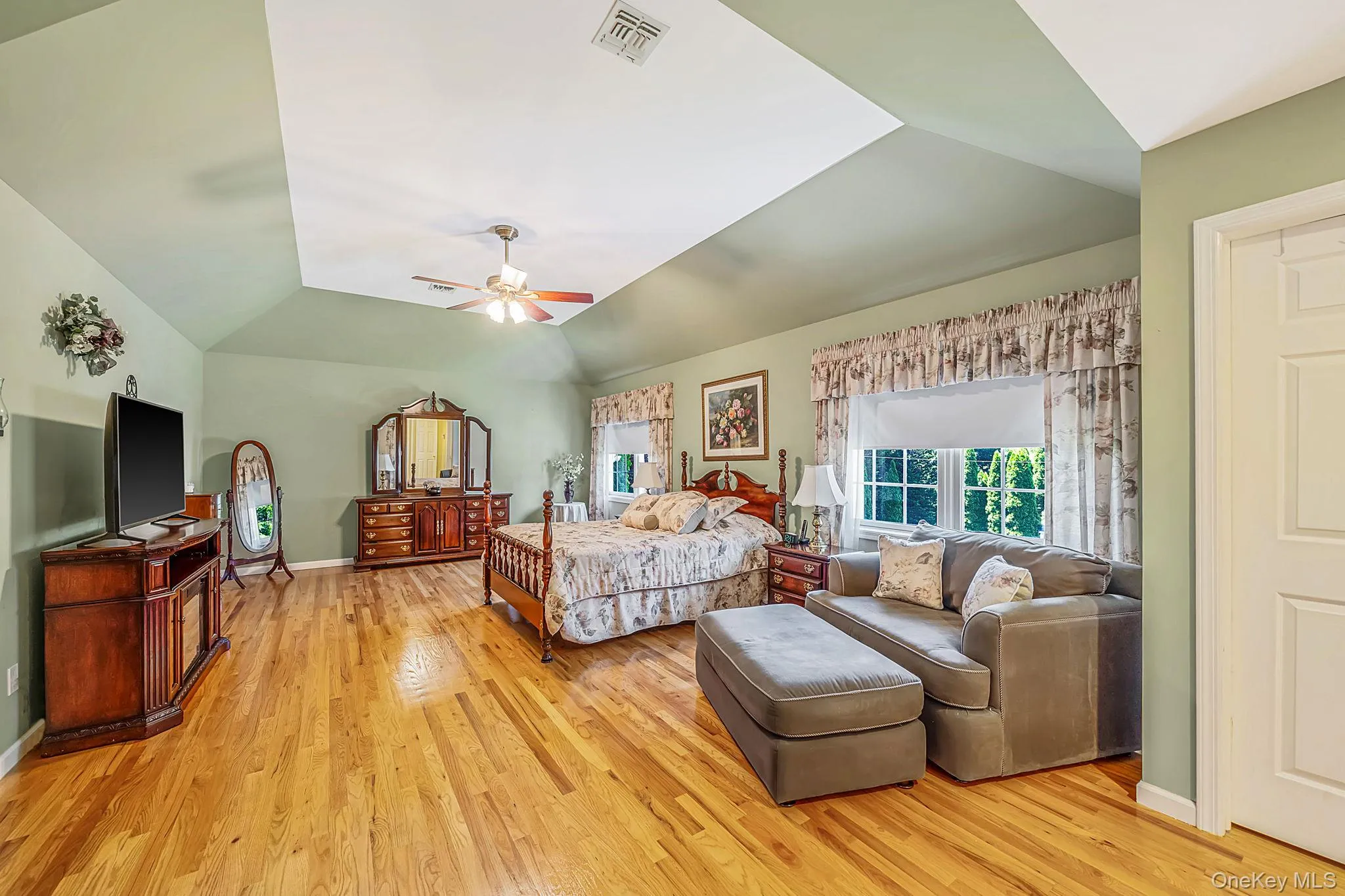 10 Park View Lane, Brookhaven, NY, 5 Bedrooms Bedrooms, 9 Rooms Rooms,3 BathroomsBathrooms,Residential,For Rent,Park View,0,KEY1017709 10 Park View Lane, Brookhaven, NY, 5 Bedrooms Bedrooms, 9 Rooms Rooms,3 BathroomsBathrooms,Residential,For Rent,Park View,0,KEY1017709