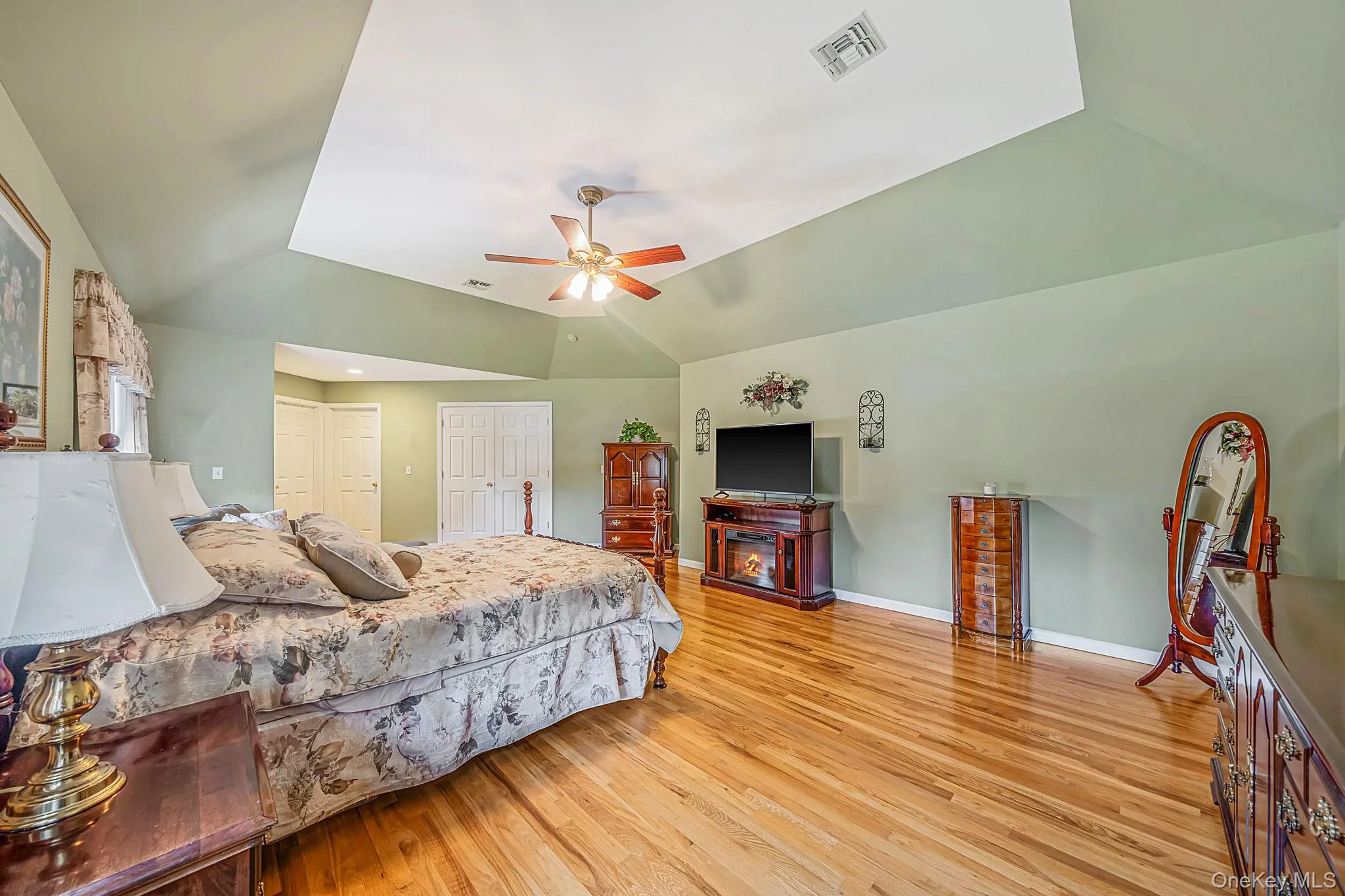 10 Park View Lane, Brookhaven, NY, 5 Bedrooms Bedrooms, 9 Rooms Rooms,3 BathroomsBathrooms,Residential,For Rent,Park View,0,KEY1017709 10 Park View Lane, Brookhaven, NY, 5 Bedrooms Bedrooms, 9 Rooms Rooms,3 BathroomsBathrooms,Residential,For Rent,Park View,0,KEY1017709