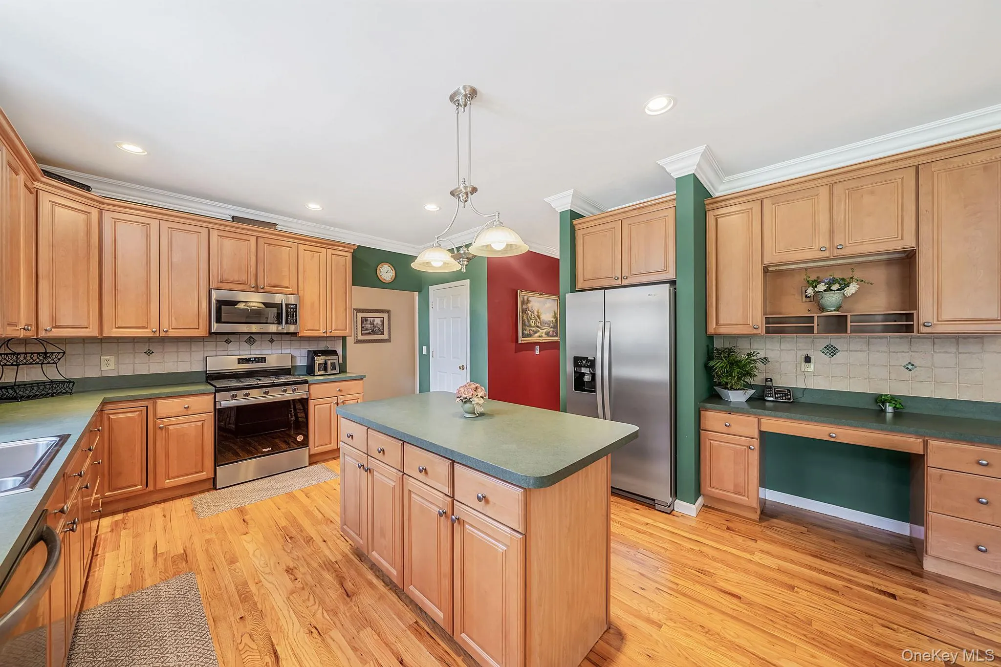 10 Park View Lane, Brookhaven, NY, 5 Bedrooms Bedrooms, 9 Rooms Rooms,3 BathroomsBathrooms,Residential,For Rent,Park View,0,KEY1017709 10 Park View Lane, Brookhaven, NY, 5 Bedrooms Bedrooms, 9 Rooms Rooms,3 BathroomsBathrooms,Residential,For Rent,Park View,0,KEY1017709