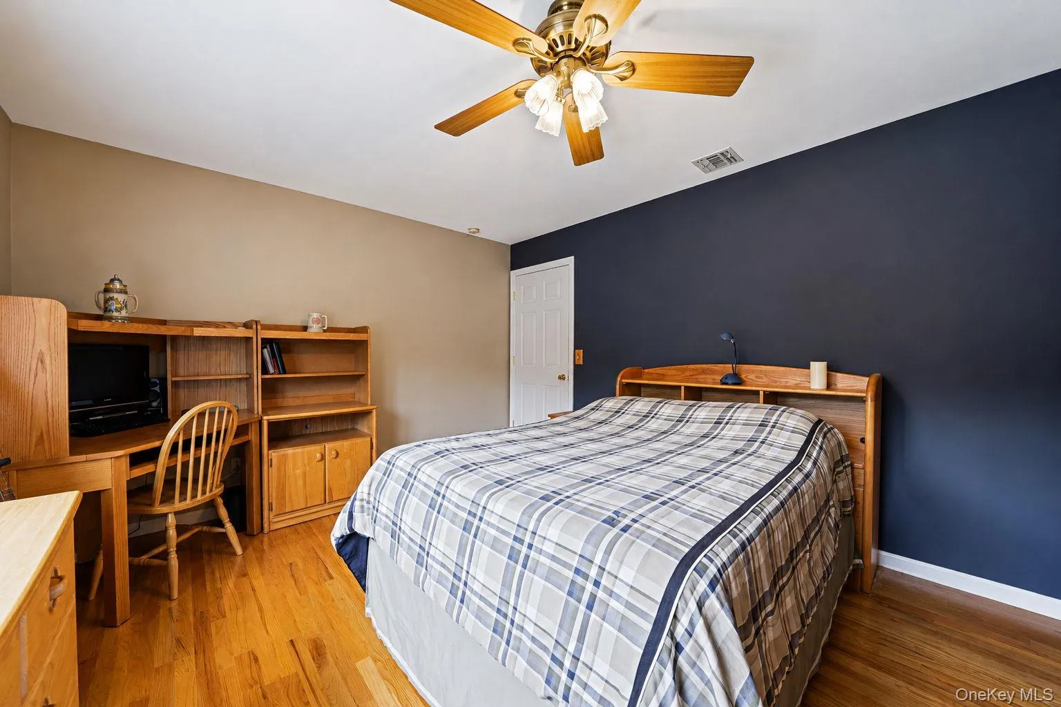 10 Park View Lane, Brookhaven, NY, 5 Bedrooms Bedrooms, 9 Rooms Rooms,3 BathroomsBathrooms,Residential,For Rent,Park View,0,1017709 10 Park View Lane, Brookhaven, NY, 5 Bedrooms Bedrooms, 9 Rooms Rooms,3 BathroomsBathrooms,Residential,For Rent,Park View,0,1017709
