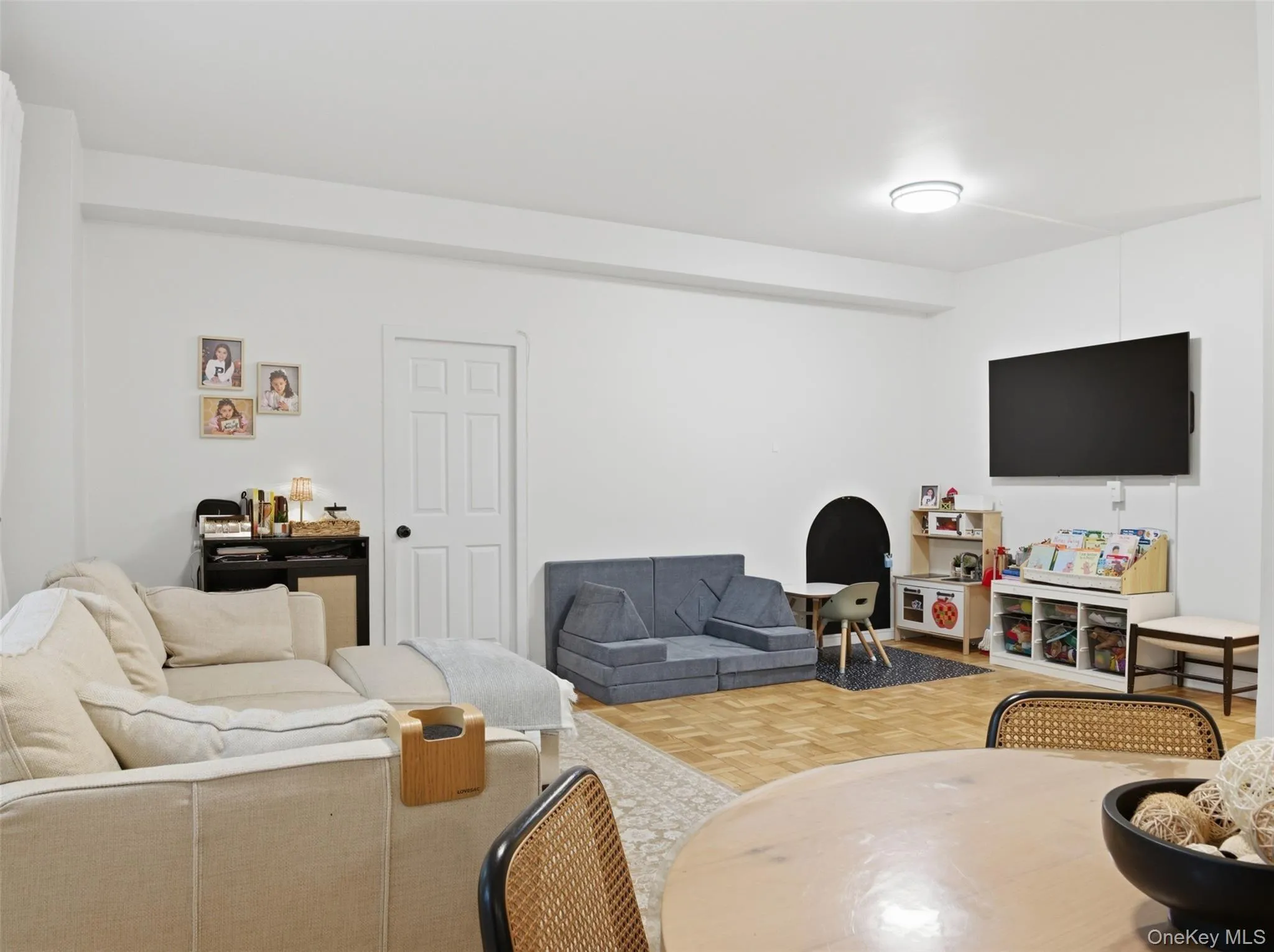 8 Fordham Hill Oval, New York, NY, 2 Bedrooms Bedrooms, 4 Rooms Rooms,1 BathroomBathrooms,Residential,For Rent,Fordham Hill,0,KEY1017710 8 Fordham Hill Oval, New York, NY, 2 Bedrooms Bedrooms, 4 Rooms Rooms,1 BathroomBathrooms,Residential,For Rent,Fordham Hill,0,KEY1017710