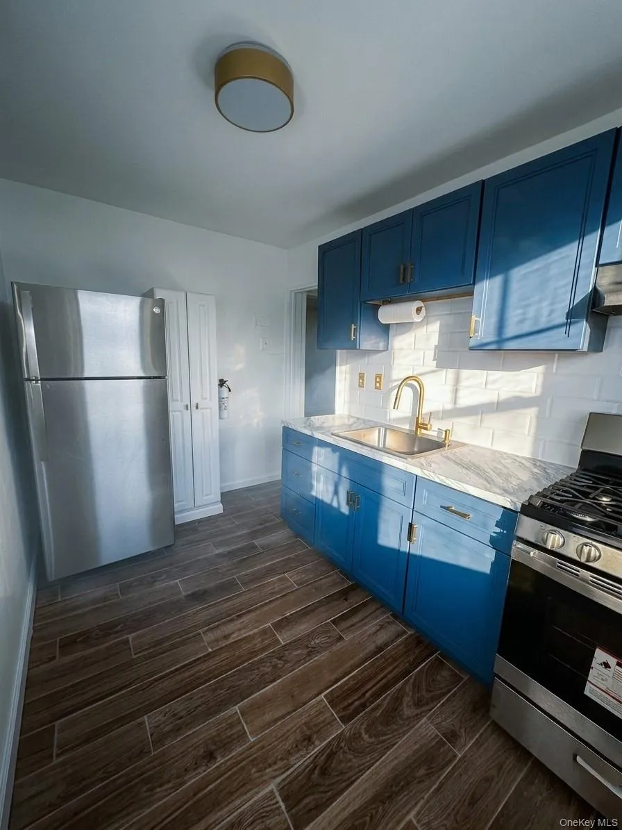 233-06 131 Avenue 233-06 131 Avenue Avenue, New York, NY, 1 Bedroom Bedrooms, 3 Rooms Rooms,1 BathroomBathrooms,Residential,For Rent,233-06 131 Avenue,0,KEY1017712 233-06 131 Avenue 233-06 131 Avenue Avenue, New York, NY, 1 Bedroom Bedrooms, 3 Rooms Rooms,1 BathroomBathrooms,Residential,For Rent,233-06 131 Avenue,0,KEY1017712