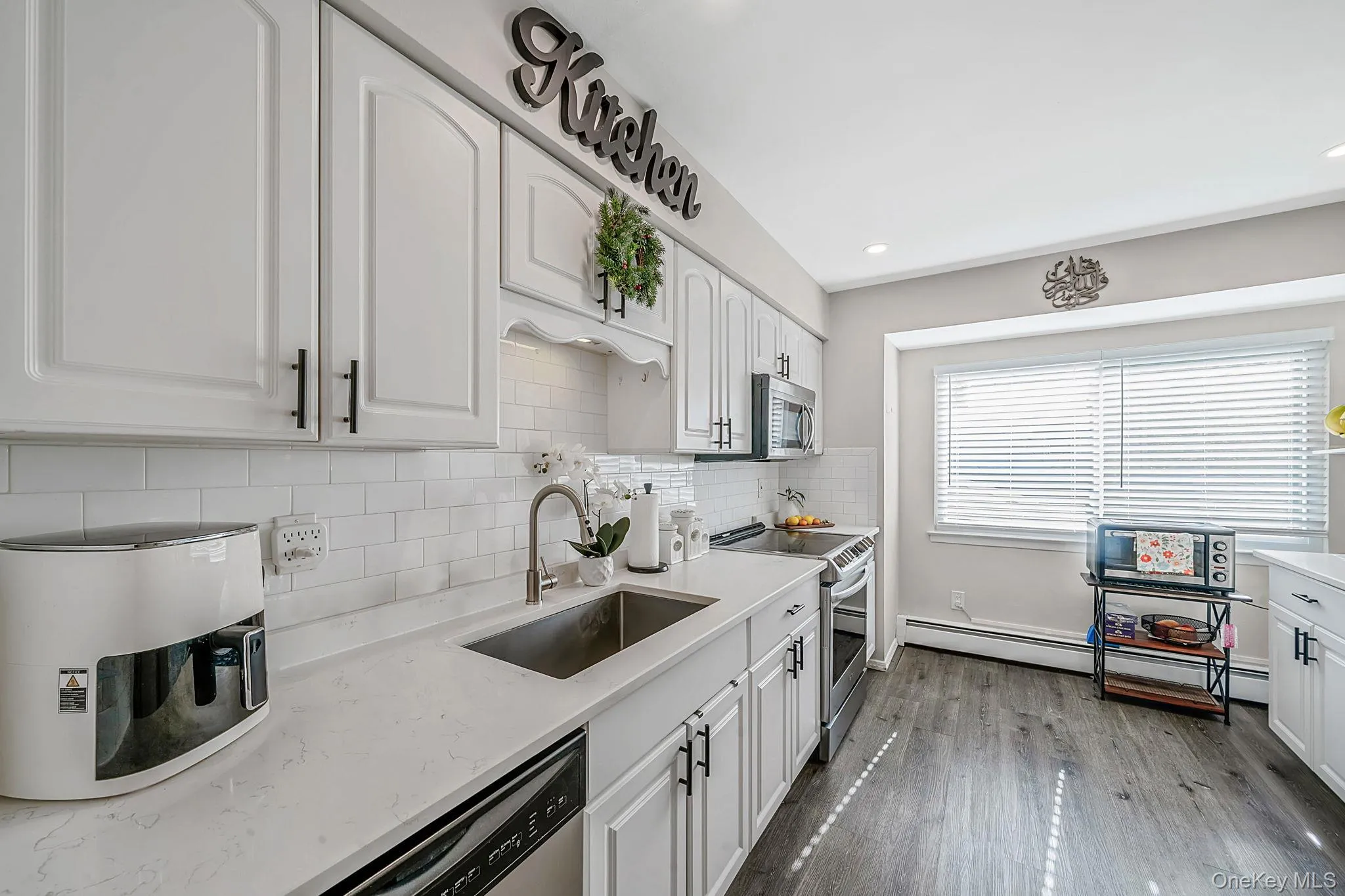 6 Atlantic Street, Brookhaven, NY, 4 Bedrooms Bedrooms, 11 Rooms Rooms,2 BathroomsBathrooms,Residential,For Rent,Atlantic,0,KEY1017713 6 Atlantic Street, Brookhaven, NY, 4 Bedrooms Bedrooms, 11 Rooms Rooms,2 BathroomsBathrooms,Residential,For Rent,Atlantic,0,KEY1017713