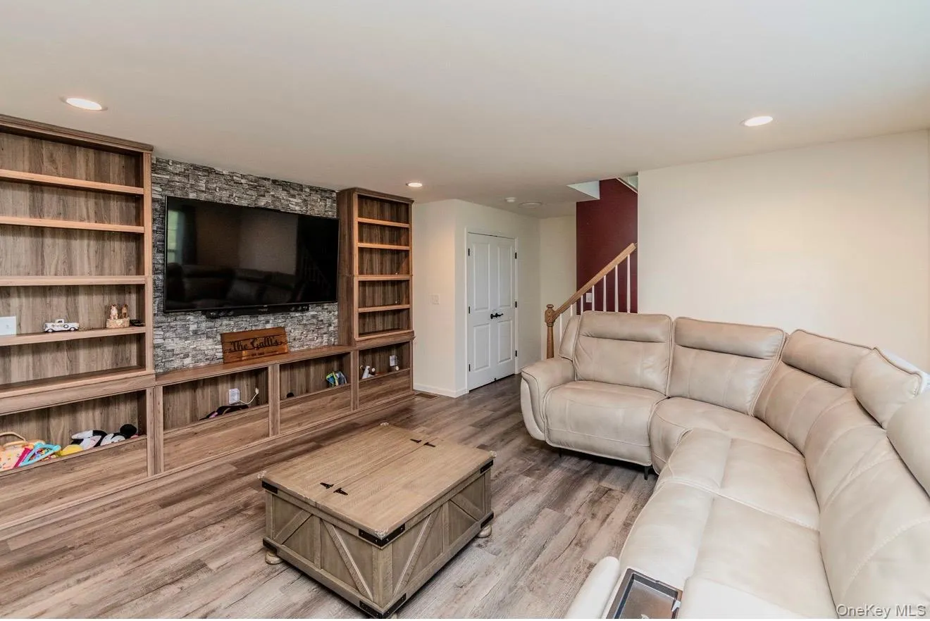 211 Ridgeline Drive, Poughkeepsie, NY, 3 Bedrooms Bedrooms, 6 Rooms Rooms,2 BathroomsBathrooms,Residential,For Rent,Ridgeline,0,1017718 211 Ridgeline Drive, Poughkeepsie, NY, 3 Bedrooms Bedrooms, 6 Rooms Rooms,2 BathroomsBathrooms,Residential,For Rent,Ridgeline,0,1017718
