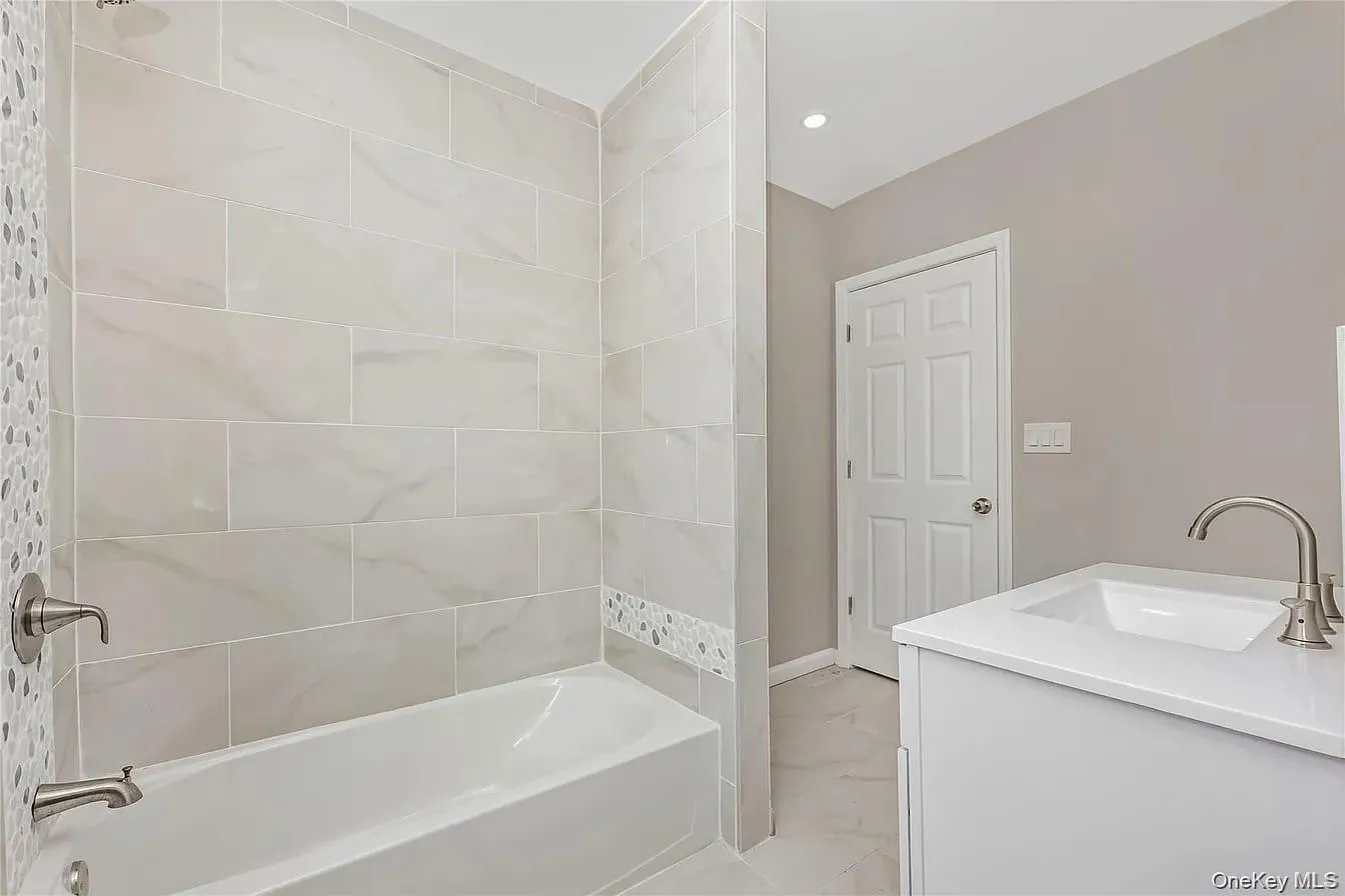 7 Continental Hill, Glen Cove, NY, 3 Bedrooms Bedrooms, 7 Rooms Rooms,2 BathroomsBathrooms,Residential,For Rent,Continental,0,KEY1017722 7 Continental Hill, Glen Cove, NY, 3 Bedrooms Bedrooms, 7 Rooms Rooms,2 BathroomsBathrooms,Residential,For Rent,Continental,0,KEY1017722