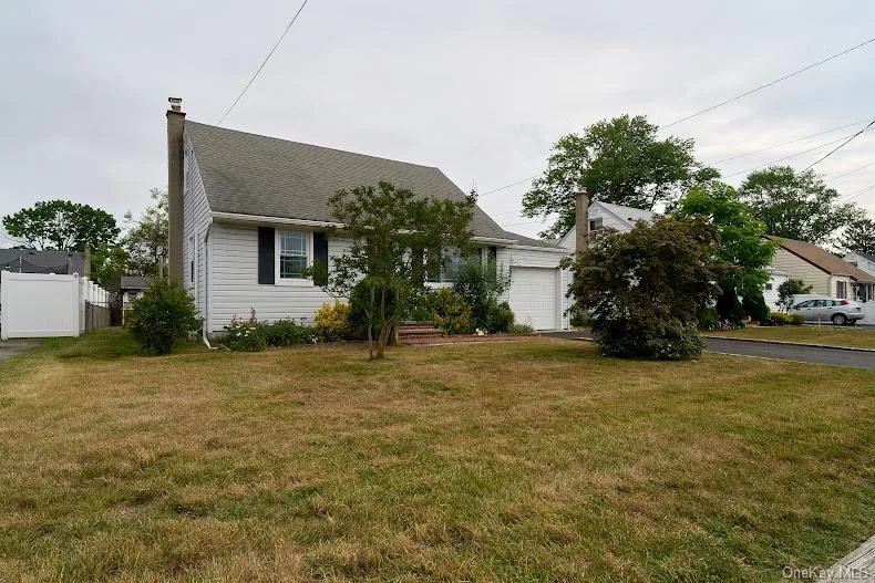 161 Van Buren Street, Babylon, NY, 4 Bedrooms Bedrooms, 7 Rooms Rooms,1 BathroomBathrooms,Residential,For Rent,Van Buren,0,1017723 161 Van Buren Street, Babylon, NY, 4 Bedrooms Bedrooms, 7 Rooms Rooms,1 BathroomBathrooms,Residential,For Rent,Van Buren,0,1017723