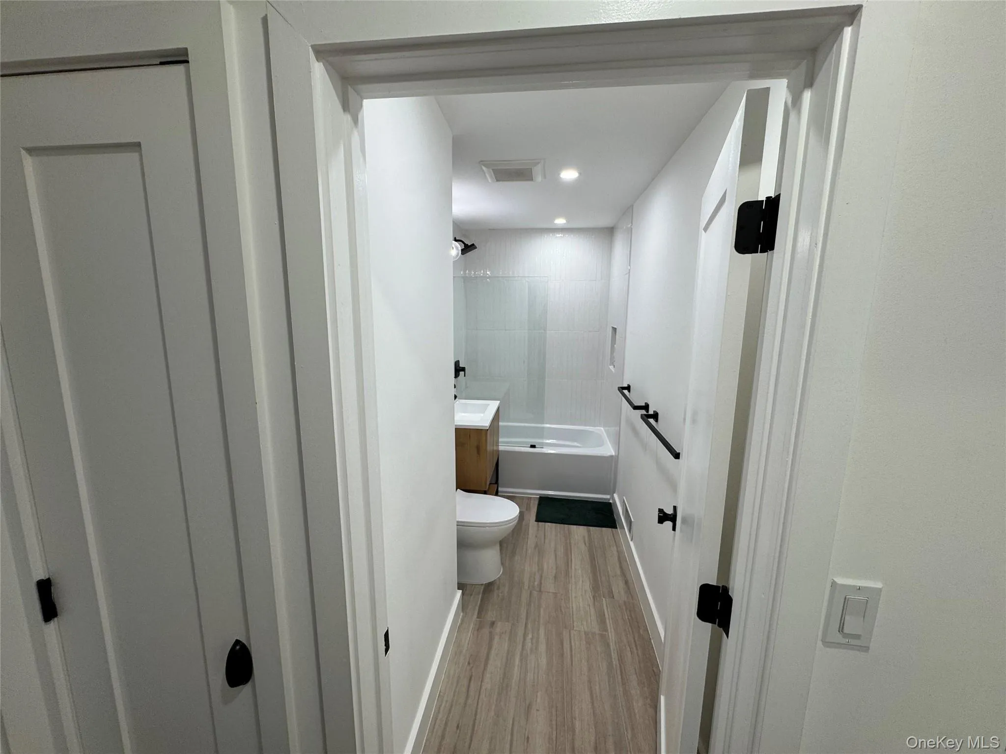 25 Alta Parkway, Mount Vernon, NY, 4 Bedrooms Bedrooms, 11 Rooms Rooms,3 BathroomsBathrooms,Residential,For Rent,Alta,0,KEY1017725 25 Alta Parkway, Mount Vernon, NY, 4 Bedrooms Bedrooms, 11 Rooms Rooms,3 BathroomsBathrooms,Residential,For Rent,Alta,0,KEY1017725