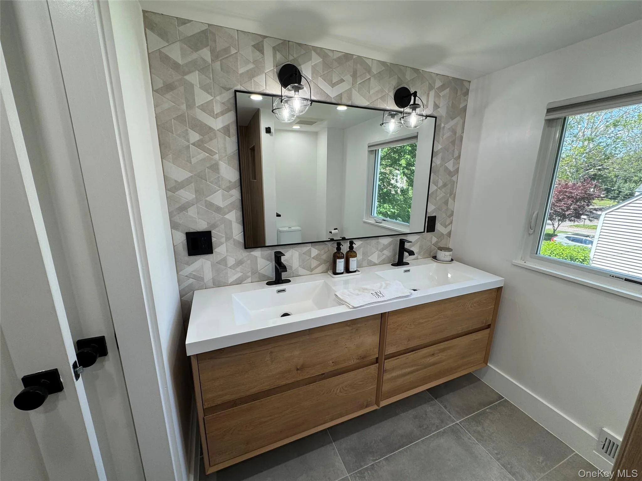25 Alta Parkway, Mount Vernon, NY, 4 Bedrooms Bedrooms, 11 Rooms Rooms,3 BathroomsBathrooms,Residential,For Rent,Alta,0,KEY1017725 25 Alta Parkway, Mount Vernon, NY, 4 Bedrooms Bedrooms, 11 Rooms Rooms,3 BathroomsBathrooms,Residential,For Rent,Alta,0,KEY1017725