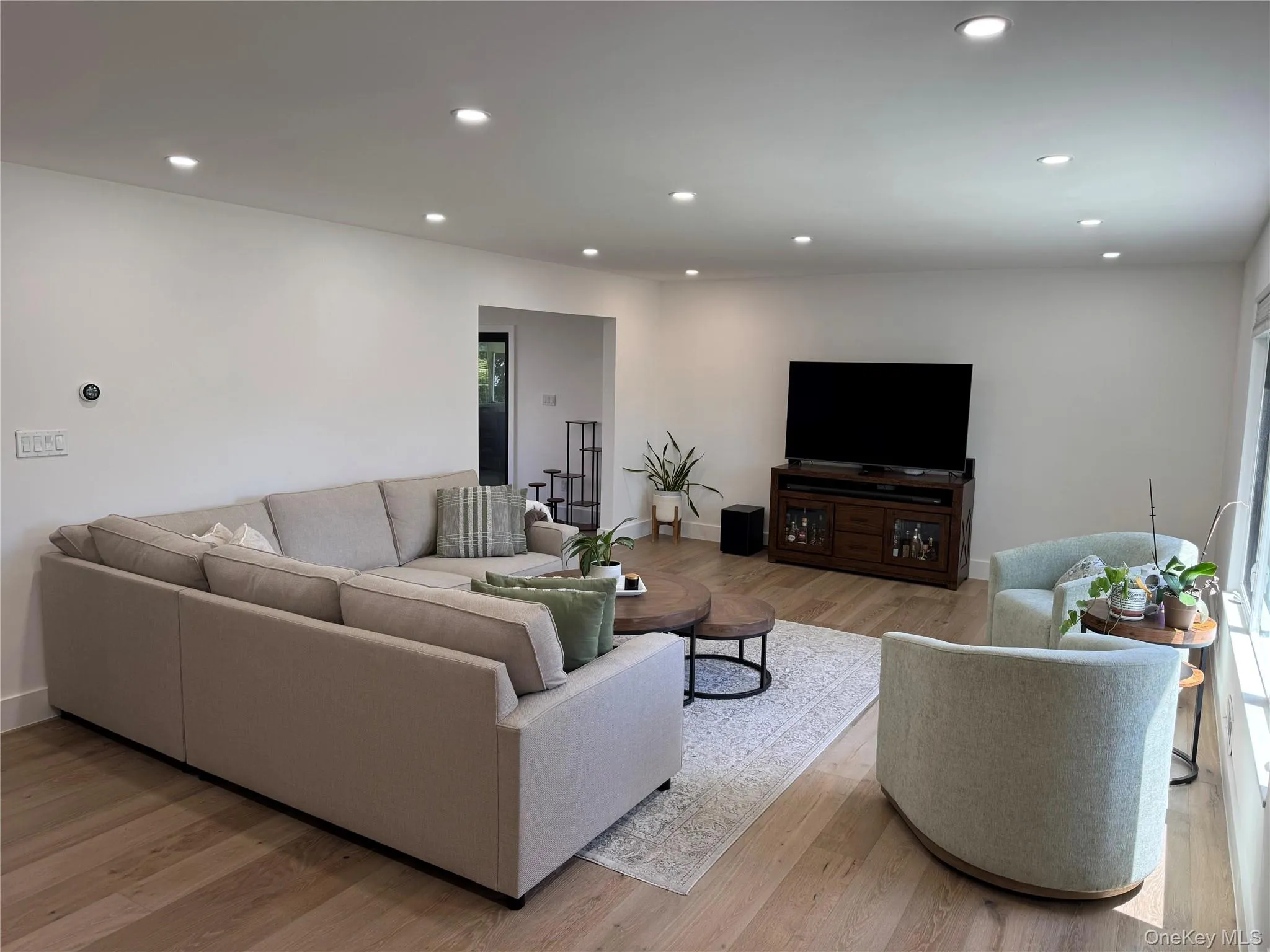 25 Alta Parkway, Mount Vernon, NY, 4 Bedrooms Bedrooms, 11 Rooms Rooms,3 BathroomsBathrooms,Residential,For Rent,Alta,0,KEY1017725 25 Alta Parkway, Mount Vernon, NY, 4 Bedrooms Bedrooms, 11 Rooms Rooms,3 BathroomsBathrooms,Residential,For Rent,Alta,0,KEY1017725