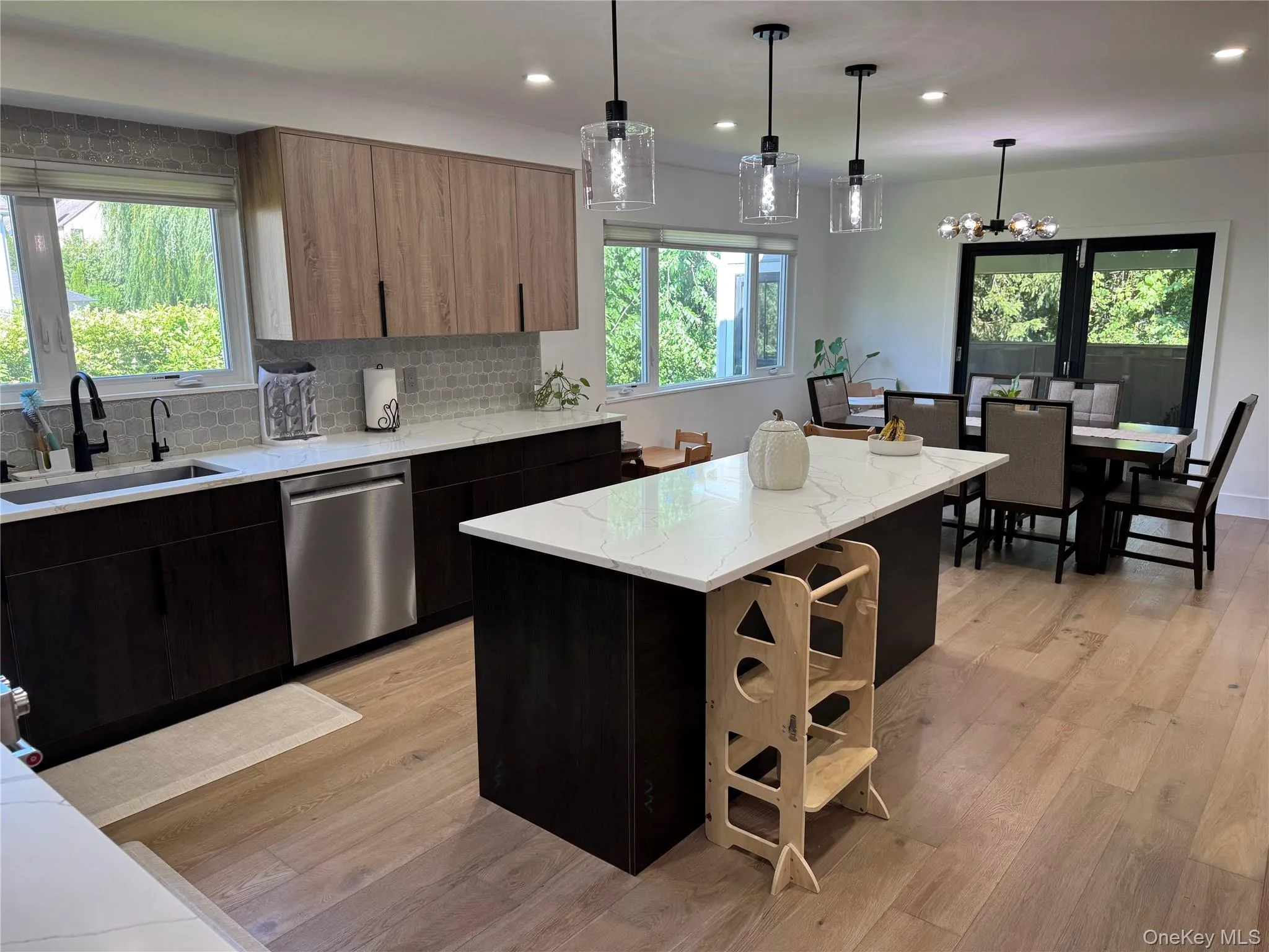 25 Alta Parkway, Mount Vernon, NY, 4 Bedrooms Bedrooms, 11 Rooms Rooms,3 BathroomsBathrooms,Residential,For Rent,Alta,0,KEY1017725 25 Alta Parkway, Mount Vernon, NY, 4 Bedrooms Bedrooms, 11 Rooms Rooms,3 BathroomsBathrooms,Residential,For Rent,Alta,0,KEY1017725