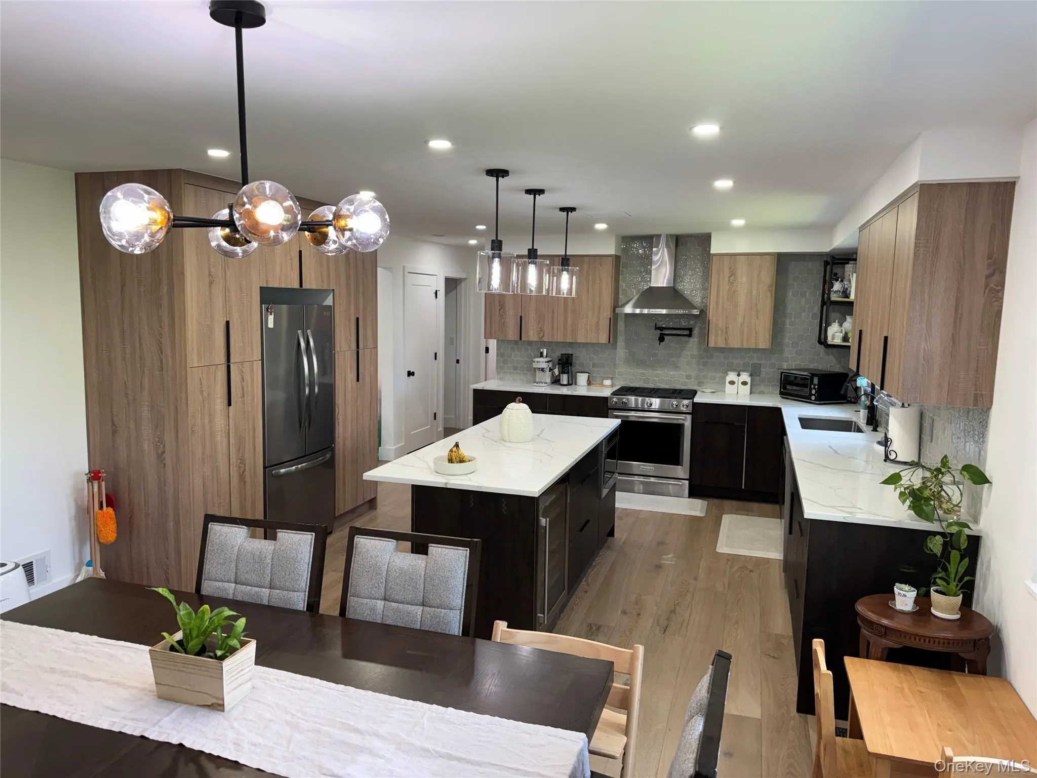 25 Alta Parkway, Mount Vernon, NY, 4 Bedrooms Bedrooms, 11 Rooms Rooms,3 BathroomsBathrooms,Residential,For Rent,Alta,0,KEY1017725 25 Alta Parkway, Mount Vernon, NY, 4 Bedrooms Bedrooms, 11 Rooms Rooms,3 BathroomsBathrooms,Residential,For Rent,Alta,0,KEY1017725