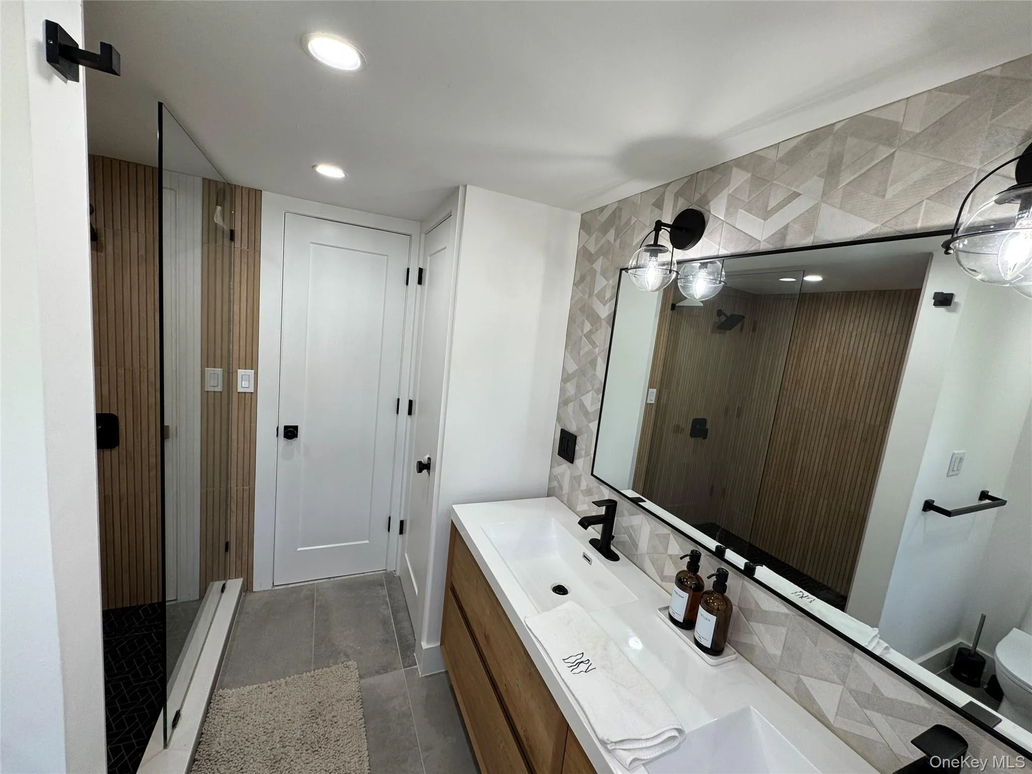 25 Alta Parkway, Mount Vernon, NY, 4 Bedrooms Bedrooms, 11 Rooms Rooms,3 BathroomsBathrooms,Residential,For Rent,Alta,0,KEY1017725 25 Alta Parkway, Mount Vernon, NY, 4 Bedrooms Bedrooms, 11 Rooms Rooms,3 BathroomsBathrooms,Residential,For Rent,Alta,0,KEY1017725
