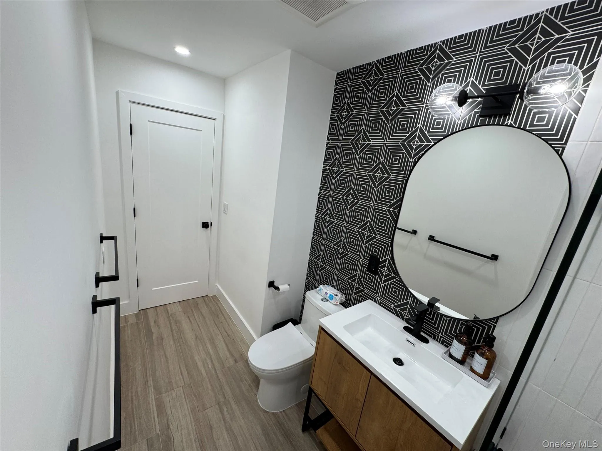 25 Alta Parkway, Mount Vernon, NY, 4 Bedrooms Bedrooms, 11 Rooms Rooms,3 BathroomsBathrooms,Residential,For Rent,Alta,0,KEY1017725 25 Alta Parkway, Mount Vernon, NY, 4 Bedrooms Bedrooms, 11 Rooms Rooms,3 BathroomsBathrooms,Residential,For Rent,Alta,0,KEY1017725