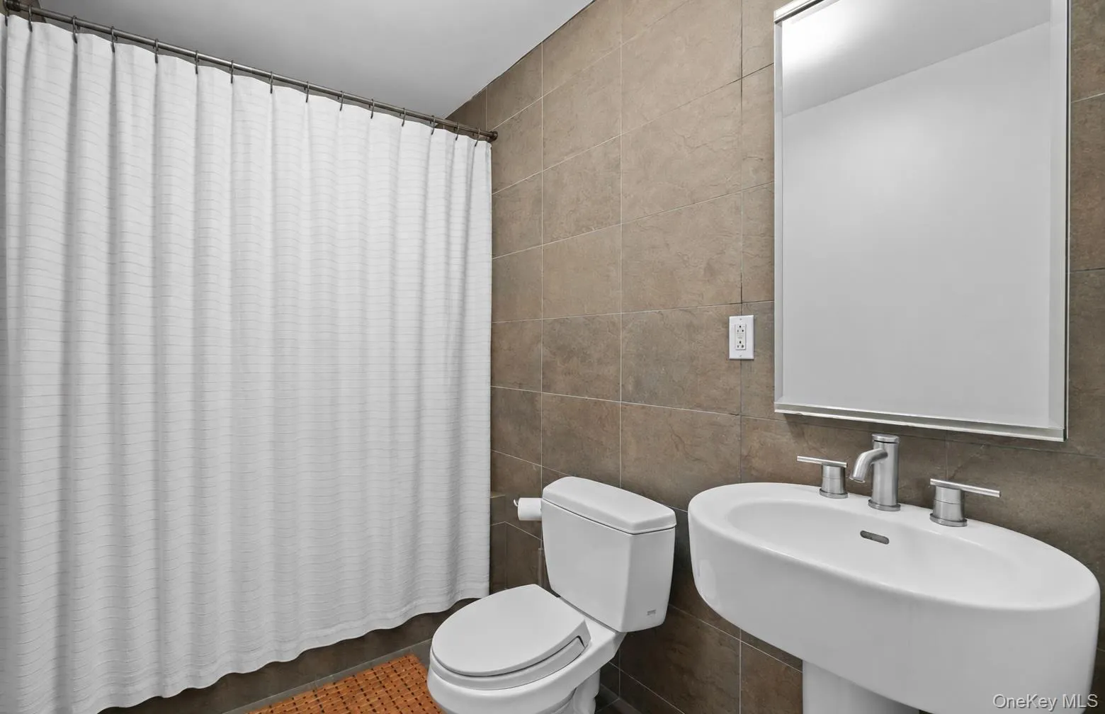 45 Main Street, Greenburgh, NY, 2 Bedrooms Bedrooms, 5 Rooms Rooms,2 BathroomsBathrooms,Residential,For Rent,Main,0,KEY1017732 45 Main Street, Greenburgh, NY, 2 Bedrooms Bedrooms, 5 Rooms Rooms,2 BathroomsBathrooms,Residential,For Rent,Main,0,KEY1017732