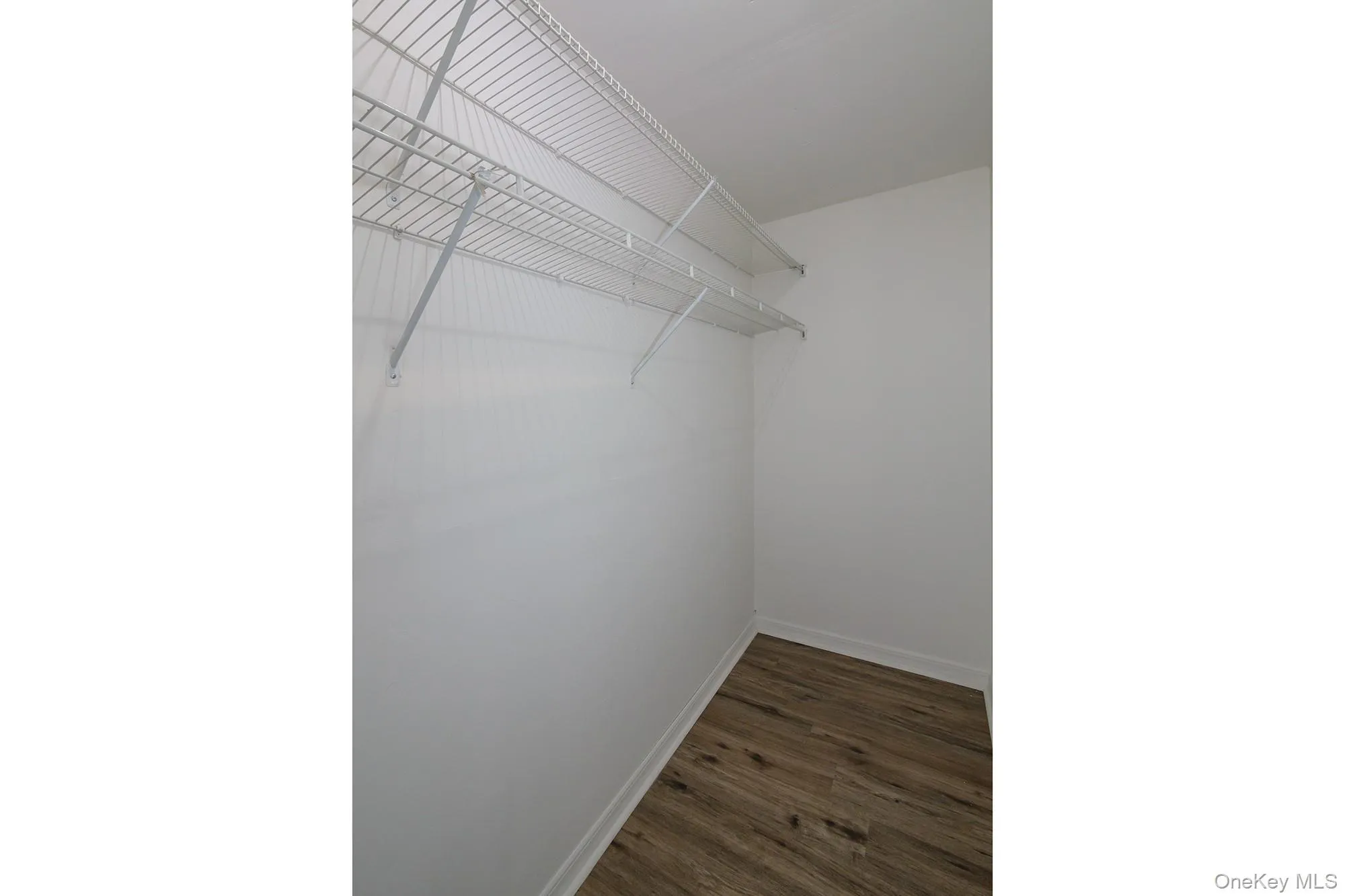 475 Little East Neck Road, Babylon, NY, 1 Bedroom Bedrooms, 4 Rooms Rooms,1 BathroomBathrooms,Residential Lease,For Rent,Little East Neck,0,KEY1017737 475 Little East Neck Road, Babylon, NY, 1 Bedroom Bedrooms, 4 Rooms Rooms,1 BathroomBathrooms,Residential Lease,For Rent,Little East Neck,0,KEY1017737
