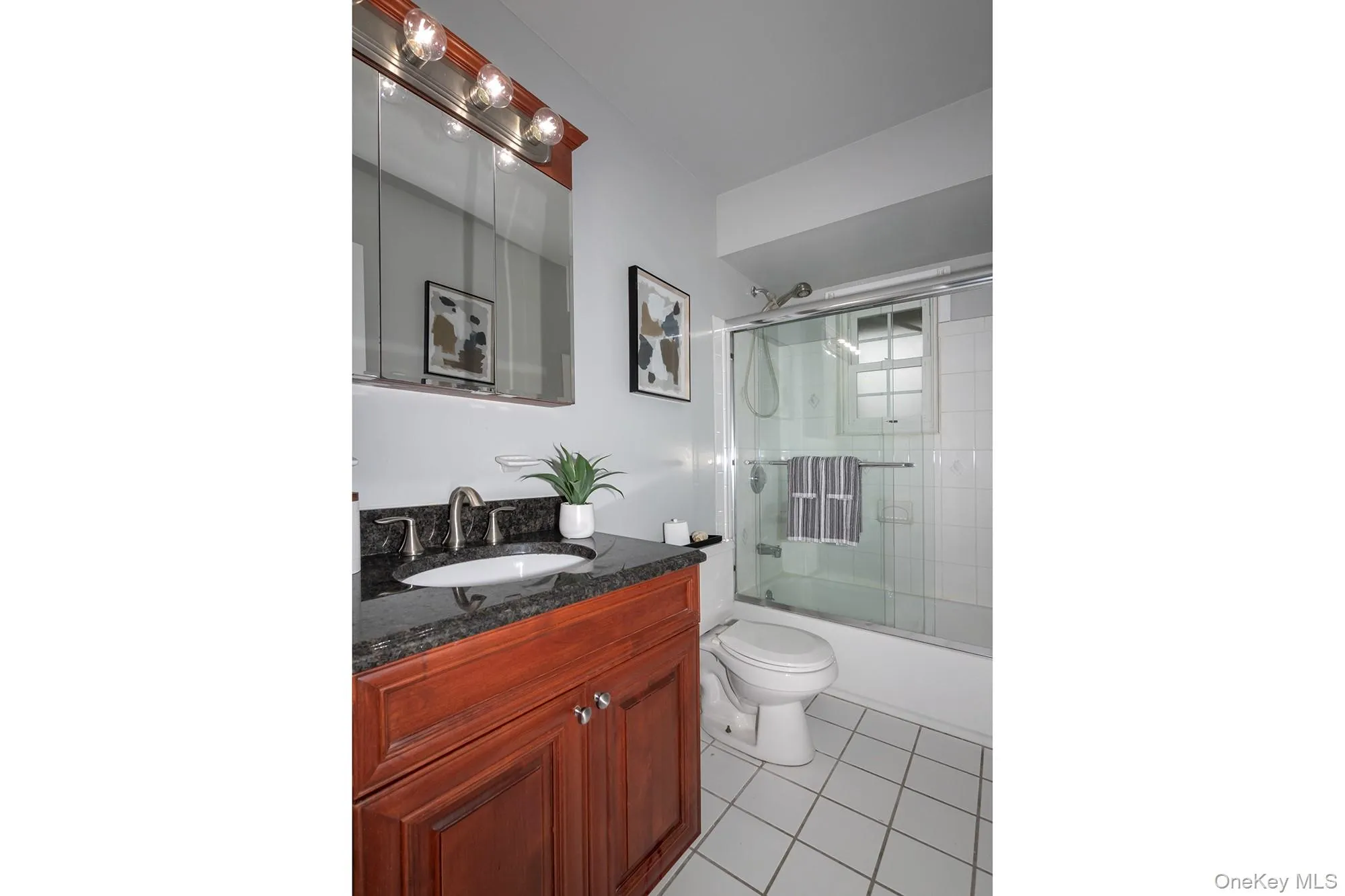 475 Little East Neck Road, Babylon, NY, 1 Bedroom Bedrooms, 4 Rooms Rooms,1 BathroomBathrooms,Residential Lease,For Rent,Little East Neck,0,KEY1017737 475 Little East Neck Road, Babylon, NY, 1 Bedroom Bedrooms, 4 Rooms Rooms,1 BathroomBathrooms,Residential Lease,For Rent,Little East Neck,0,KEY1017737