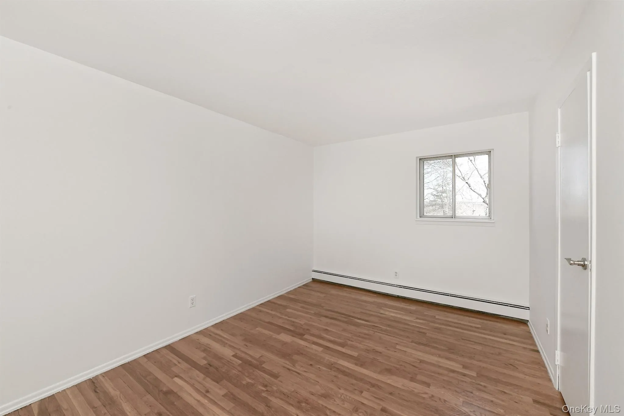 8 Harbor Hill Road, Glen Cove, NY, 3 Bedrooms Bedrooms, 6 Rooms Rooms,1 BathroomBathrooms,Residential Lease,For Rent,Harbor Hill,0,KEY1017739 8 Harbor Hill Road, Glen Cove, NY, 3 Bedrooms Bedrooms, 6 Rooms Rooms,1 BathroomBathrooms,Residential Lease,For Rent,Harbor Hill,0,KEY1017739