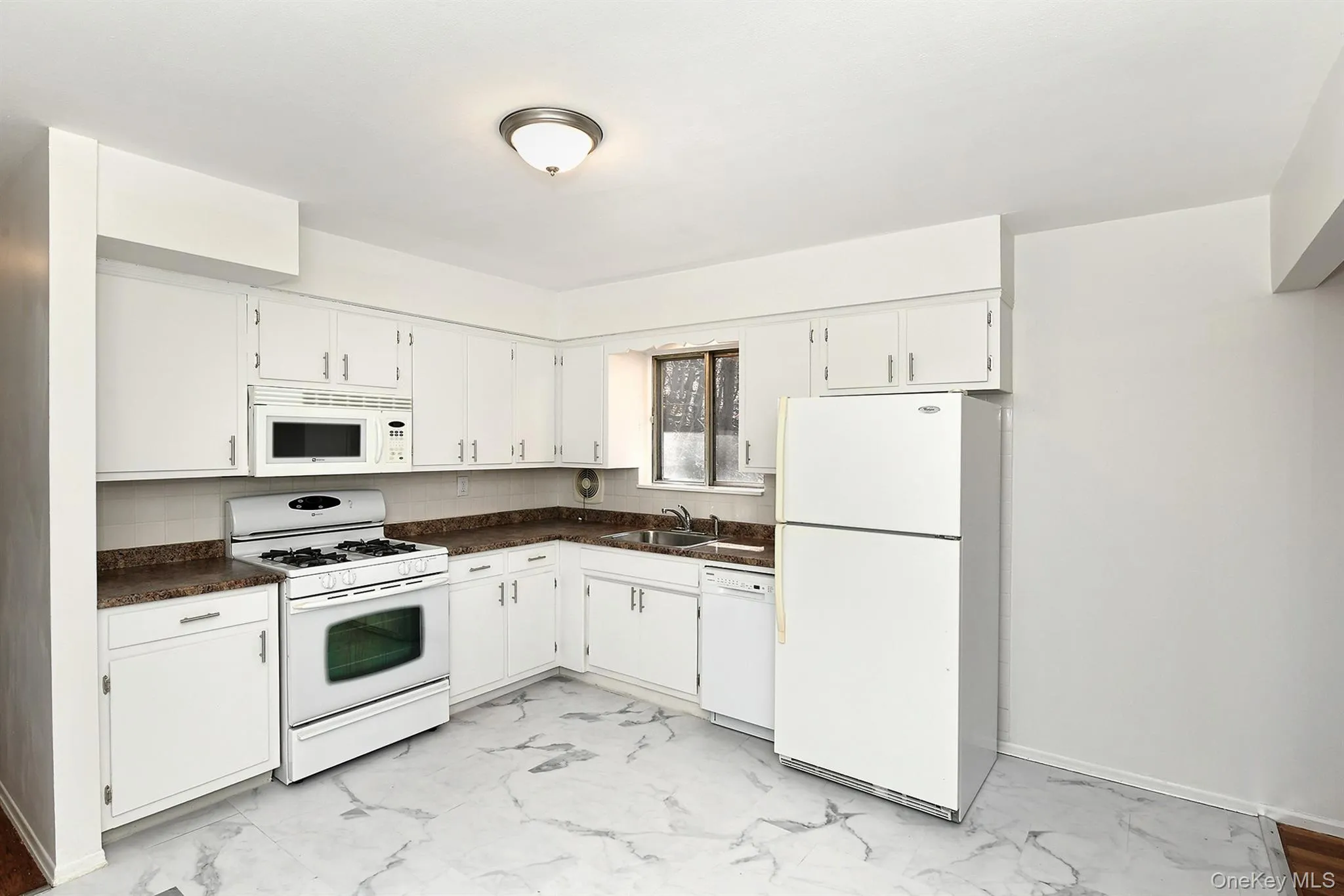 8 Harbor Hill Road, Glen Cove, NY, 3 Bedrooms Bedrooms, 6 Rooms Rooms,1 BathroomBathrooms,Residential Lease,For Rent,Harbor Hill,0,KEY1017739 8 Harbor Hill Road, Glen Cove, NY, 3 Bedrooms Bedrooms, 6 Rooms Rooms,1 BathroomBathrooms,Residential Lease,For Rent,Harbor Hill,0,KEY1017739