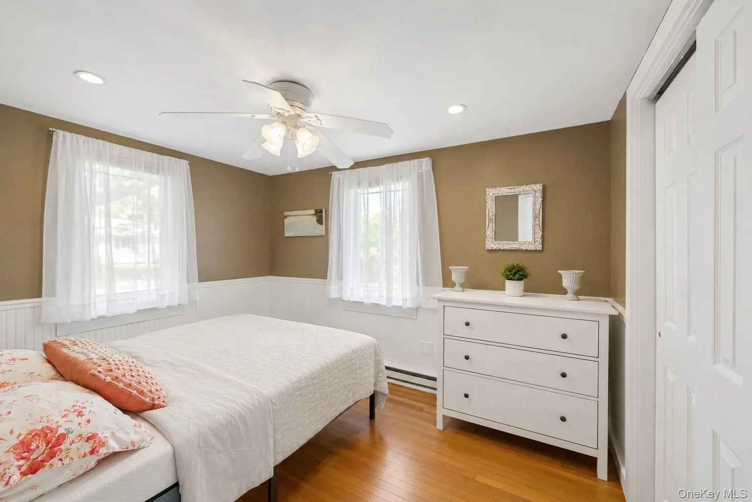 136 Bayview Avenue, Southold, NY, 2 Bedrooms Bedrooms, 5 Rooms Rooms,1 BathroomBathrooms,Residential,For Rent,Bayview,0,KEY1017744 136 Bayview Avenue, Southold, NY, 2 Bedrooms Bedrooms, 5 Rooms Rooms,1 BathroomBathrooms,Residential,For Rent,Bayview,0,KEY1017744