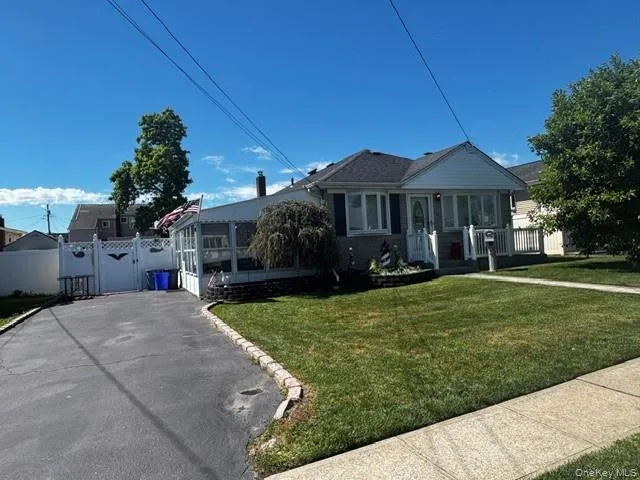 45 Clearwater Road, Babylon, NY, 3 Bedrooms Bedrooms, 8 Rooms Rooms,1 BathroomBathrooms,Residential,For Rent,Clearwater,0,1017755 45 Clearwater Road, Babylon, NY, 3 Bedrooms Bedrooms, 8 Rooms Rooms,1 BathroomBathrooms,Residential,For Rent,Clearwater,0,1017755