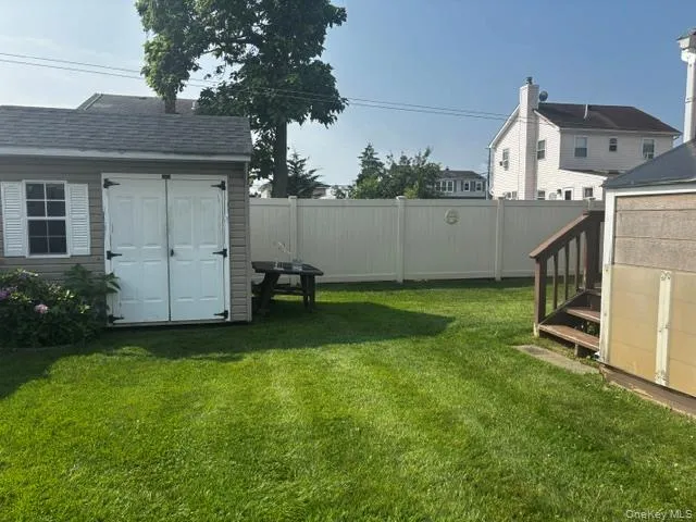 45 Clearwater Road, Babylon, NY, 3 Bedrooms Bedrooms, 8 Rooms Rooms,1 BathroomBathrooms,Residential,For Rent,Clearwater,0,1017755 45 Clearwater Road, Babylon, NY, 3 Bedrooms Bedrooms, 8 Rooms Rooms,1 BathroomBathrooms,Residential,For Rent,Clearwater,0,1017755