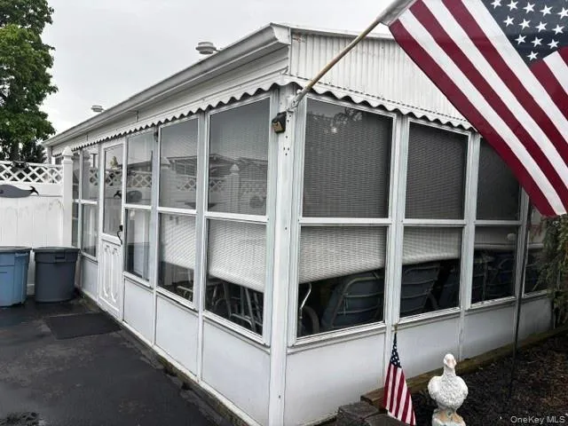 45 Clearwater Road, Babylon, NY, 3 Bedrooms Bedrooms, 8 Rooms Rooms,1 BathroomBathrooms,Residential,For Rent,Clearwater,0,1017755 45 Clearwater Road, Babylon, NY, 3 Bedrooms Bedrooms, 8 Rooms Rooms,1 BathroomBathrooms,Residential,For Rent,Clearwater,0,1017755