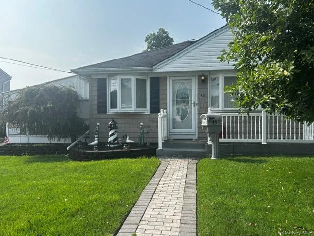 45 Clearwater Road, Babylon, NY, 3 Bedrooms Bedrooms, 8 Rooms Rooms,1 BathroomBathrooms,Residential,For Rent,Clearwater,0,1017755 45 Clearwater Road, Babylon, NY, 3 Bedrooms Bedrooms, 8 Rooms Rooms,1 BathroomBathrooms,Residential,For Rent,Clearwater,0,1017755