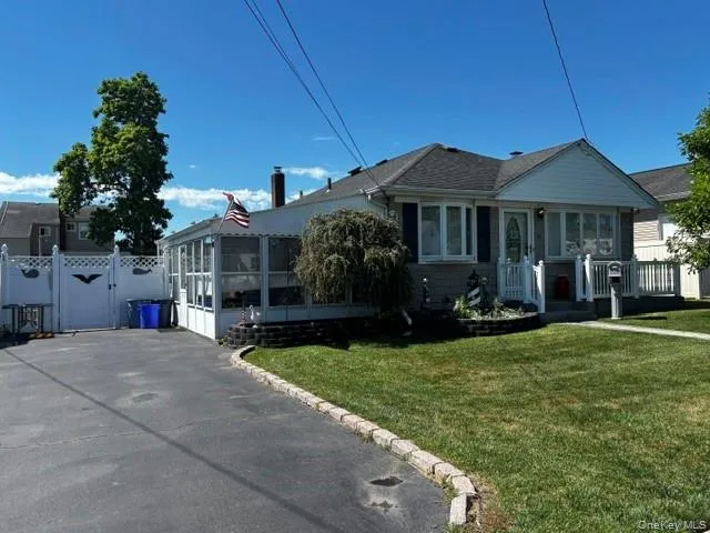 45 Clearwater Road, Babylon, NY, 3 Bedrooms Bedrooms, 8 Rooms Rooms,1 BathroomBathrooms,Residential,For Rent,Clearwater,0,1017755 45 Clearwater Road, Babylon, NY, 3 Bedrooms Bedrooms, 8 Rooms Rooms,1 BathroomBathrooms,Residential,For Rent,Clearwater,0,1017755